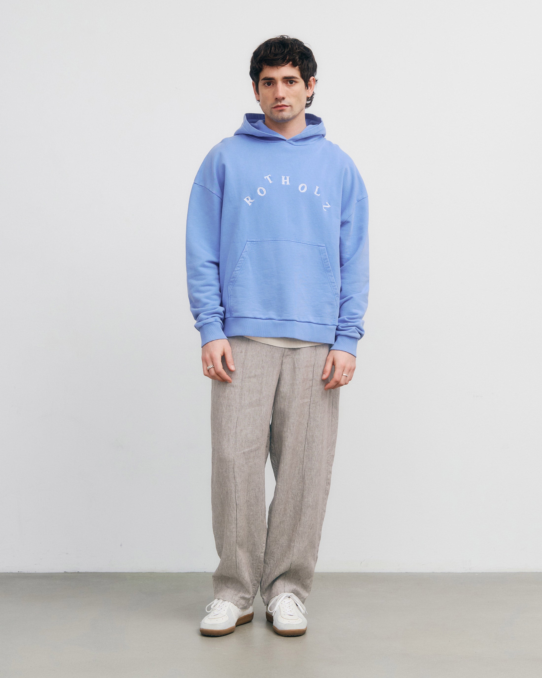 Hellblauer Hoodie aus Bio-Baumwolle von Rotholz