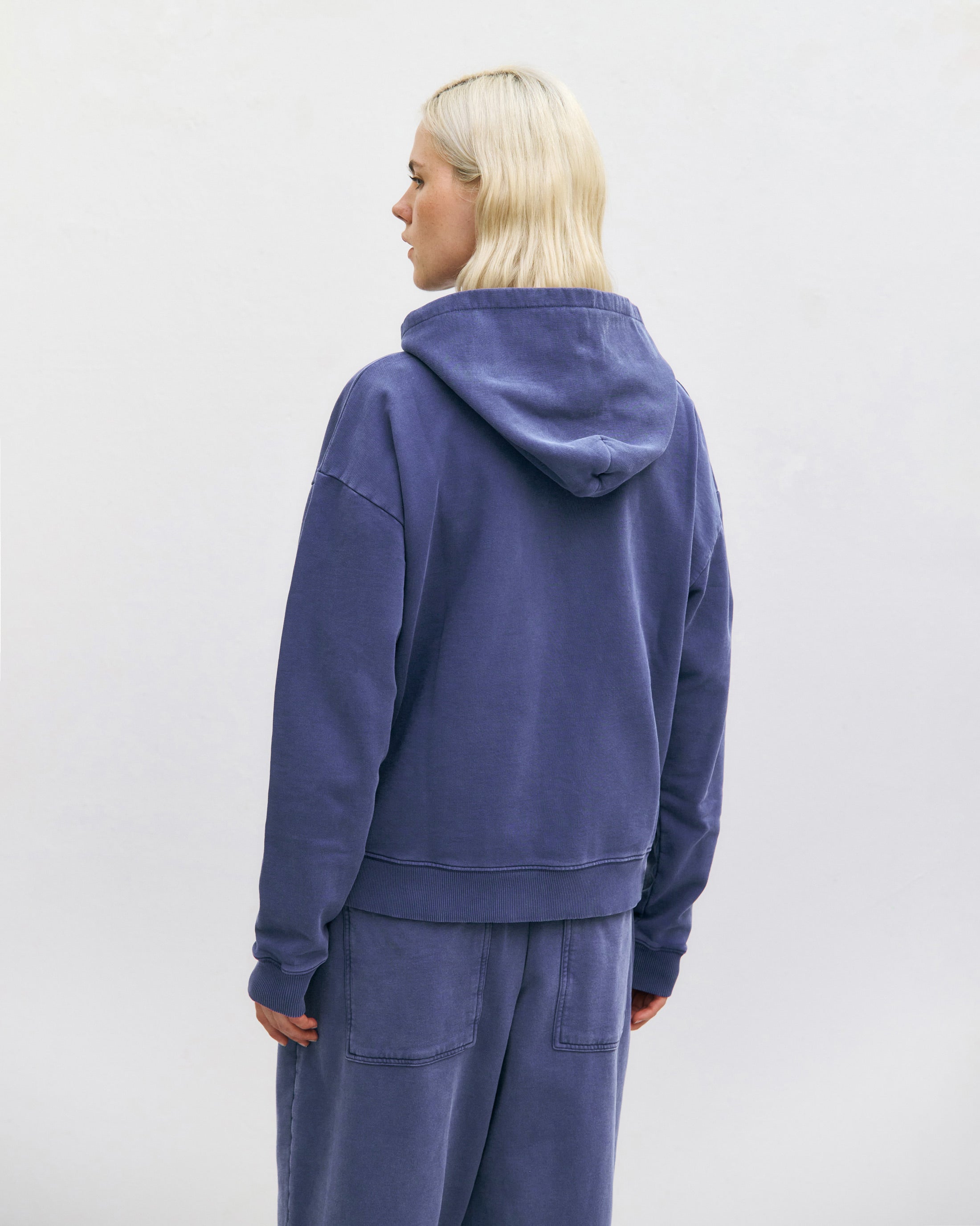 Hellblauer Hoodie aus 100% Bio-Baumwolle von Rotholz
