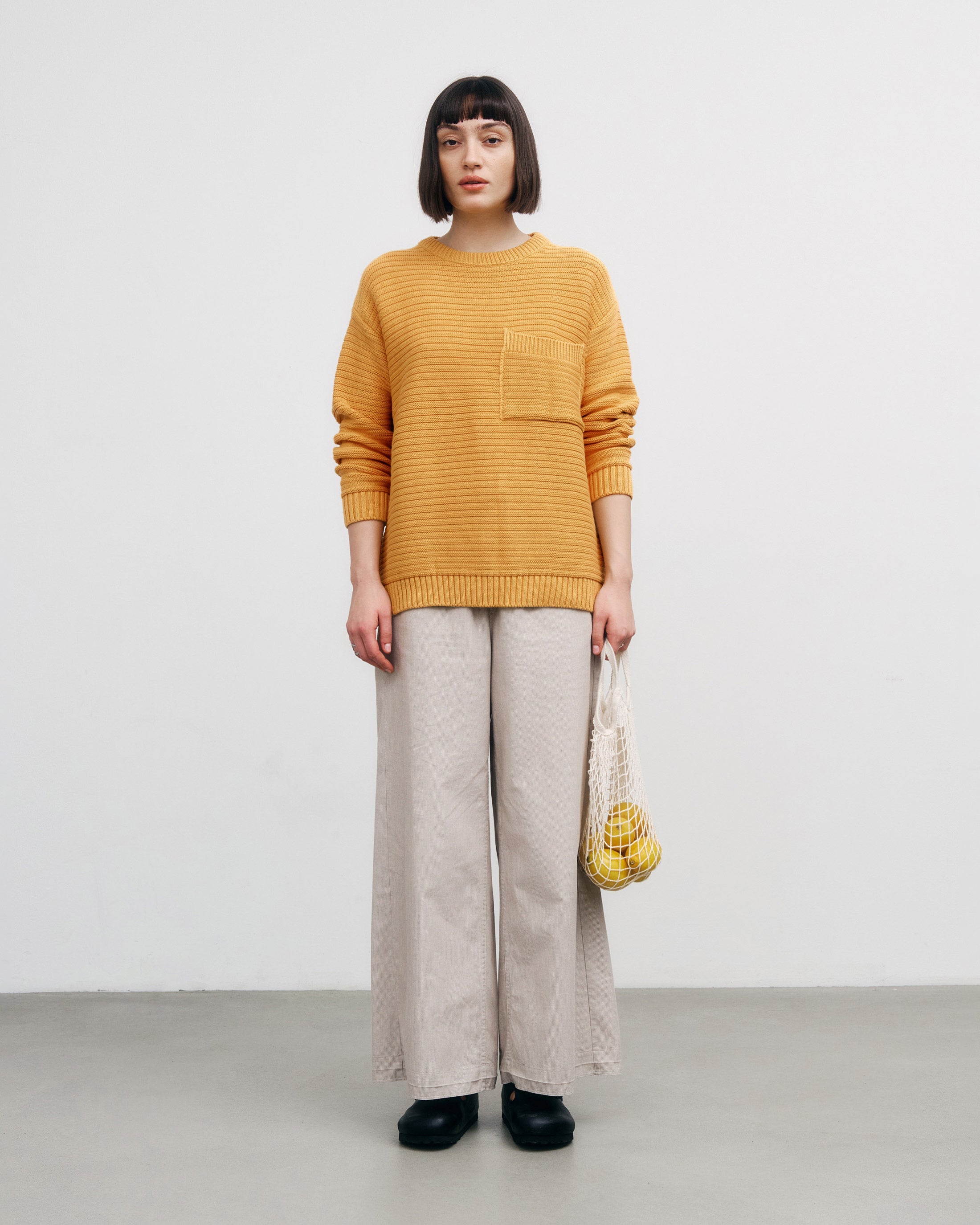 Gelber gerippter Strickpullover aus Bio-Baumwolle von Rotholz