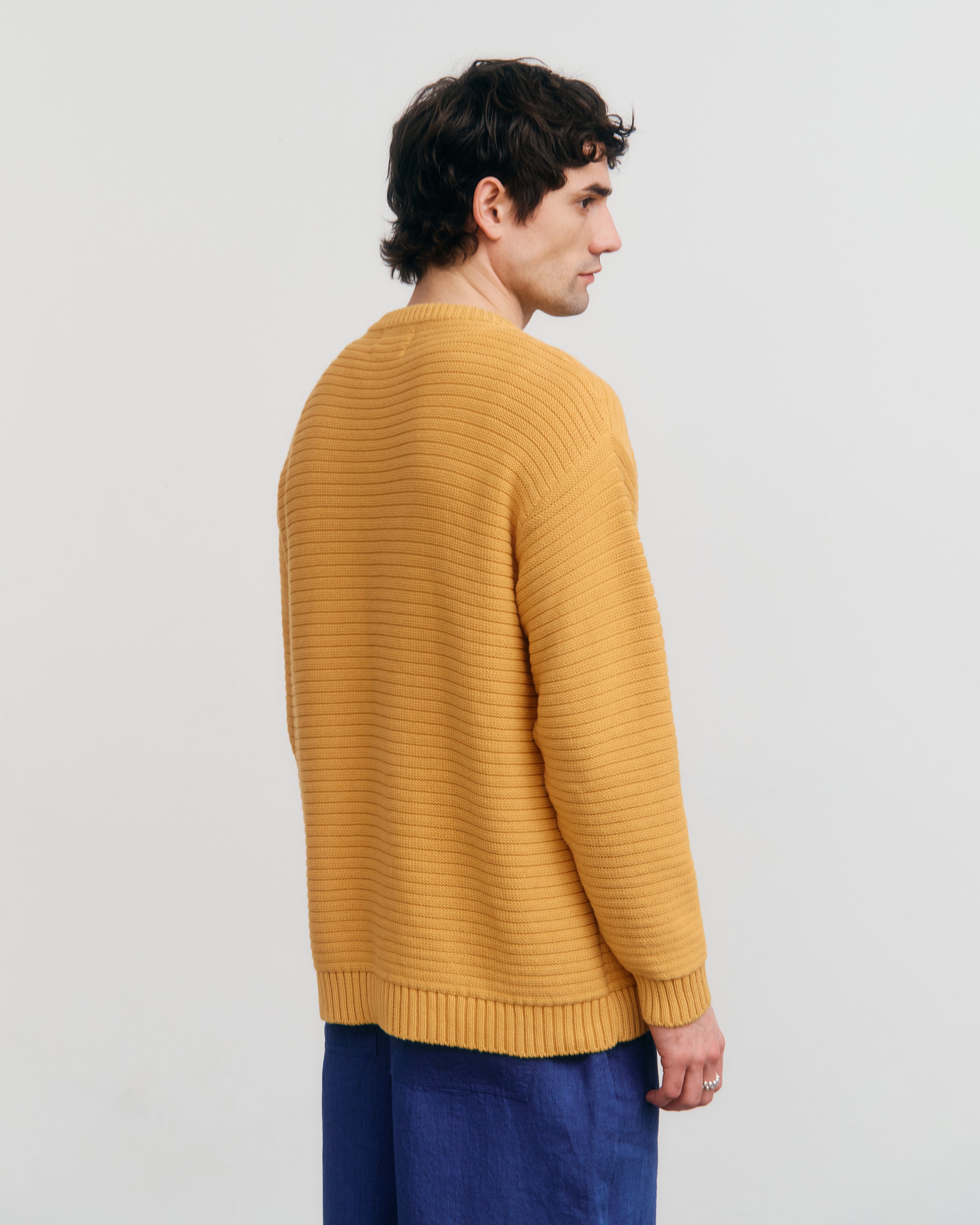 Gelber gerippter Strickpullover aus Bio-Baumwolle von Rotholz