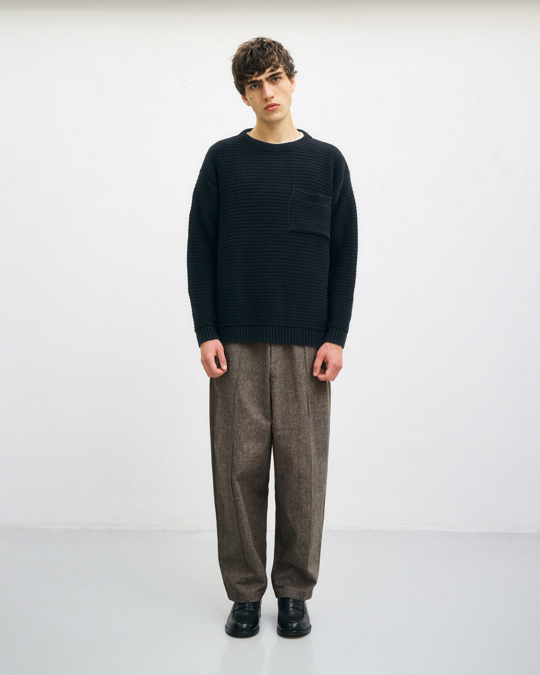 Schwarzer Strickpullover gerippt aus 100% Bio-Baumwolle von Rotholz