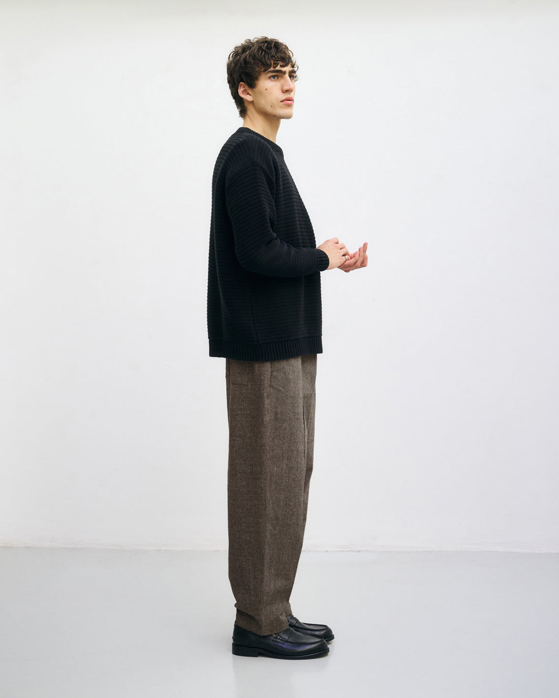 Schwarzer Strickpullover gerippt aus 100% Bio-Baumwolle von Rotholz