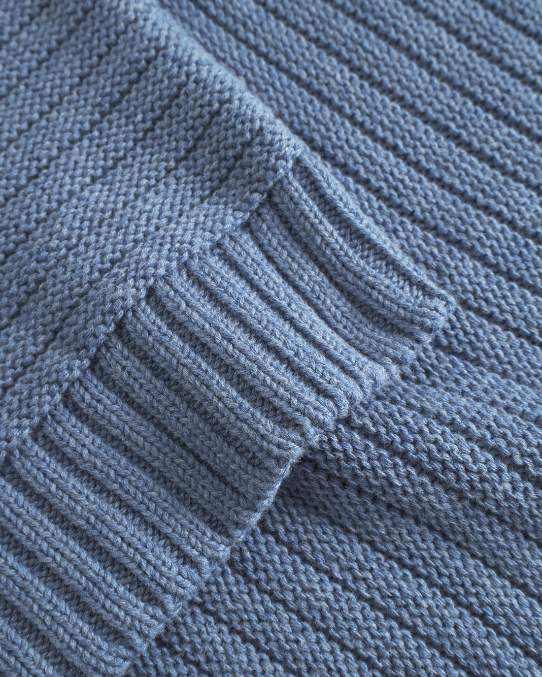 Blauer Strickpullover aus 100% Bio-Baumwolle von Rotholz