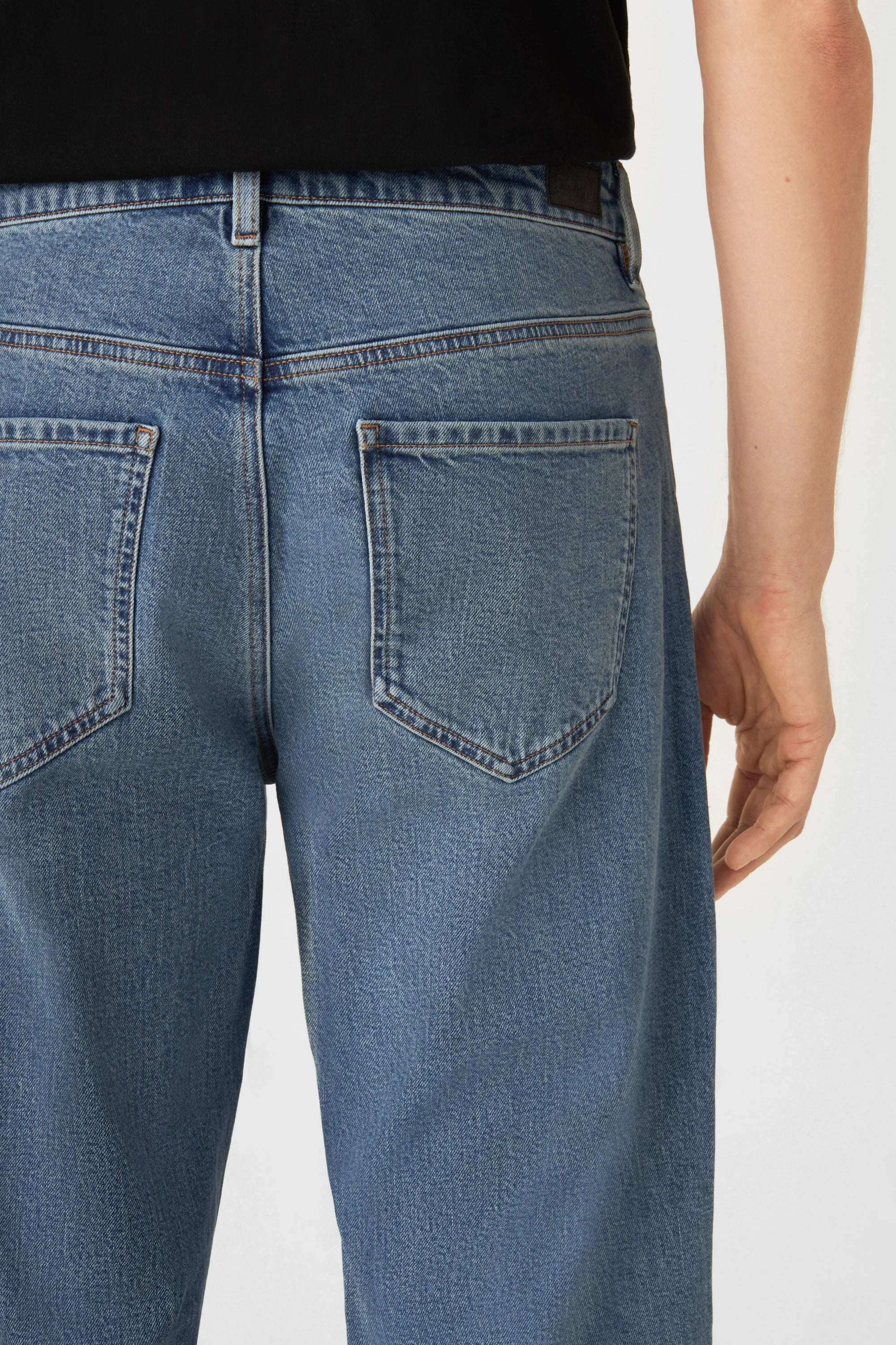 Blaue Jeans RISE Relaxed Tapered aus Bio-Baumwolle von Dawn Denim