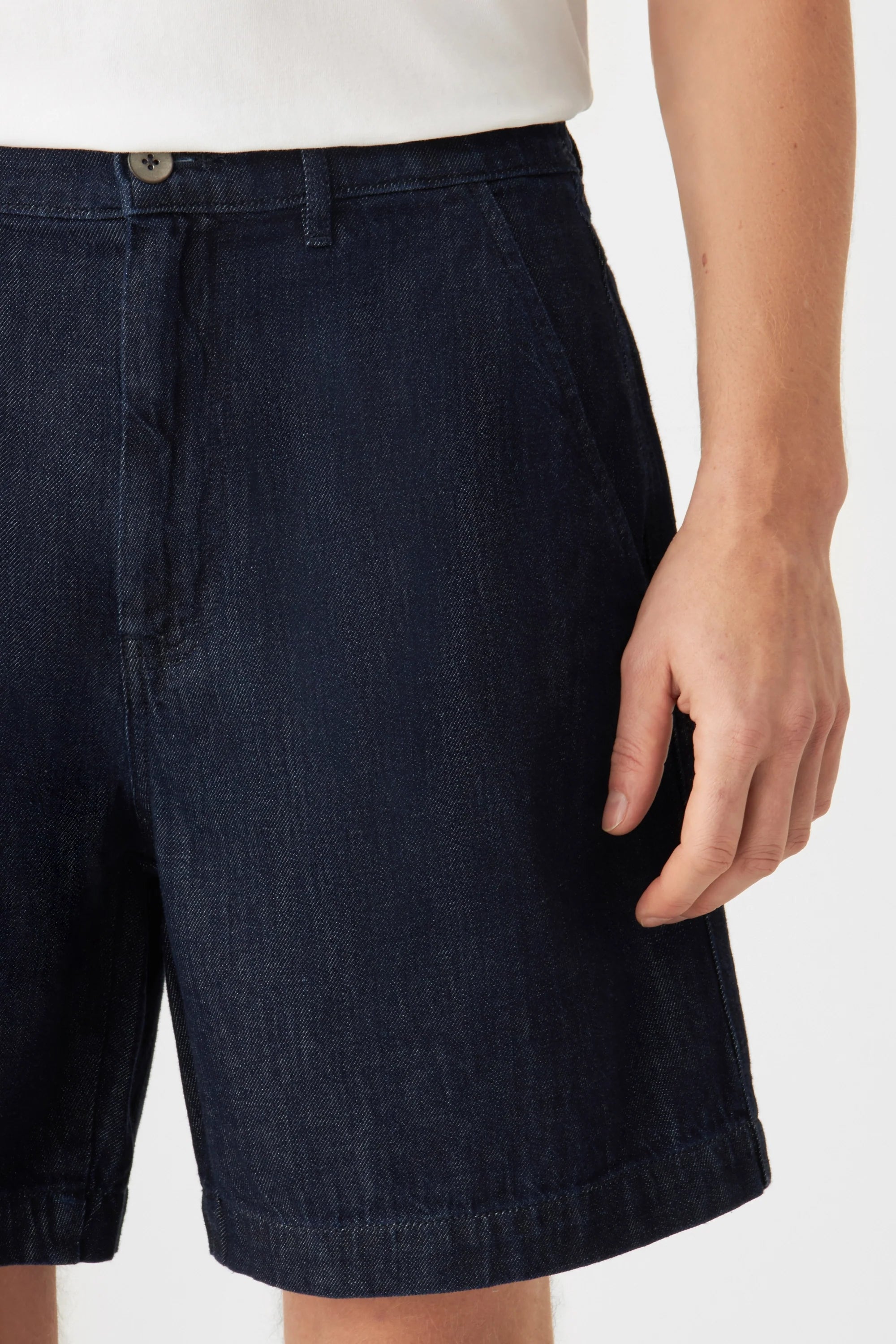 Dark blue SHORTY shorts made from organic cotton by Dawn Denim