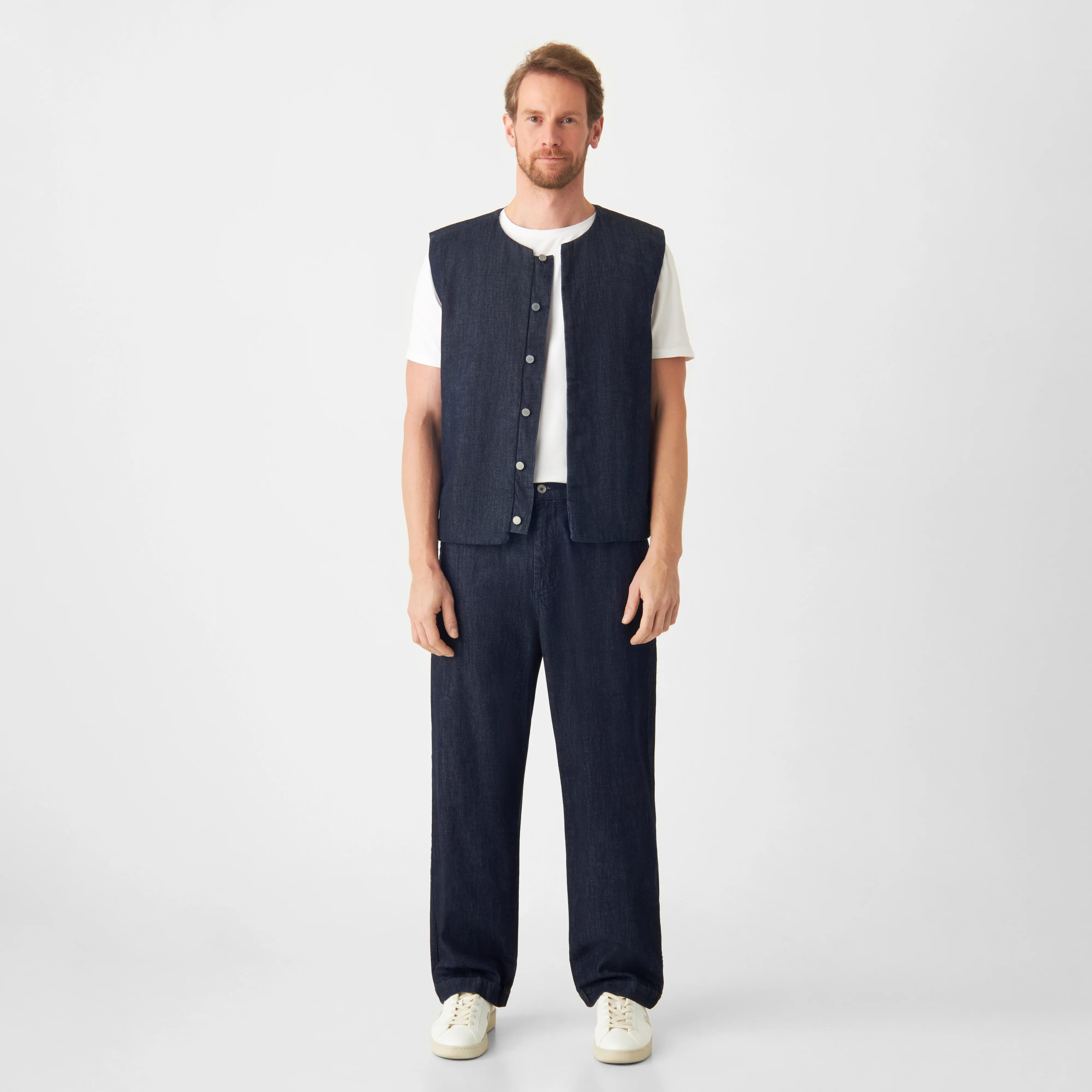 Dark blue LOOM trousers made of organic cotton by Dawn Denim
