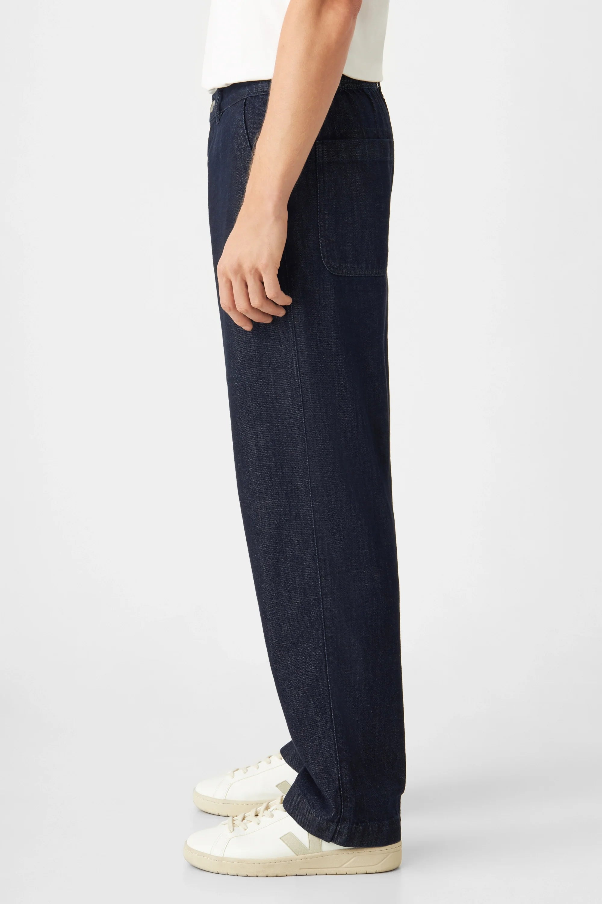 Dark blue LOOM trousers made of organic cotton by Dawn Denim