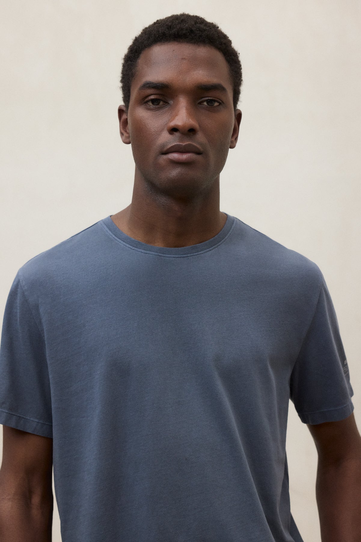 T-Shirt aus recycleter Baumwolle von ECOALF in stahlblau