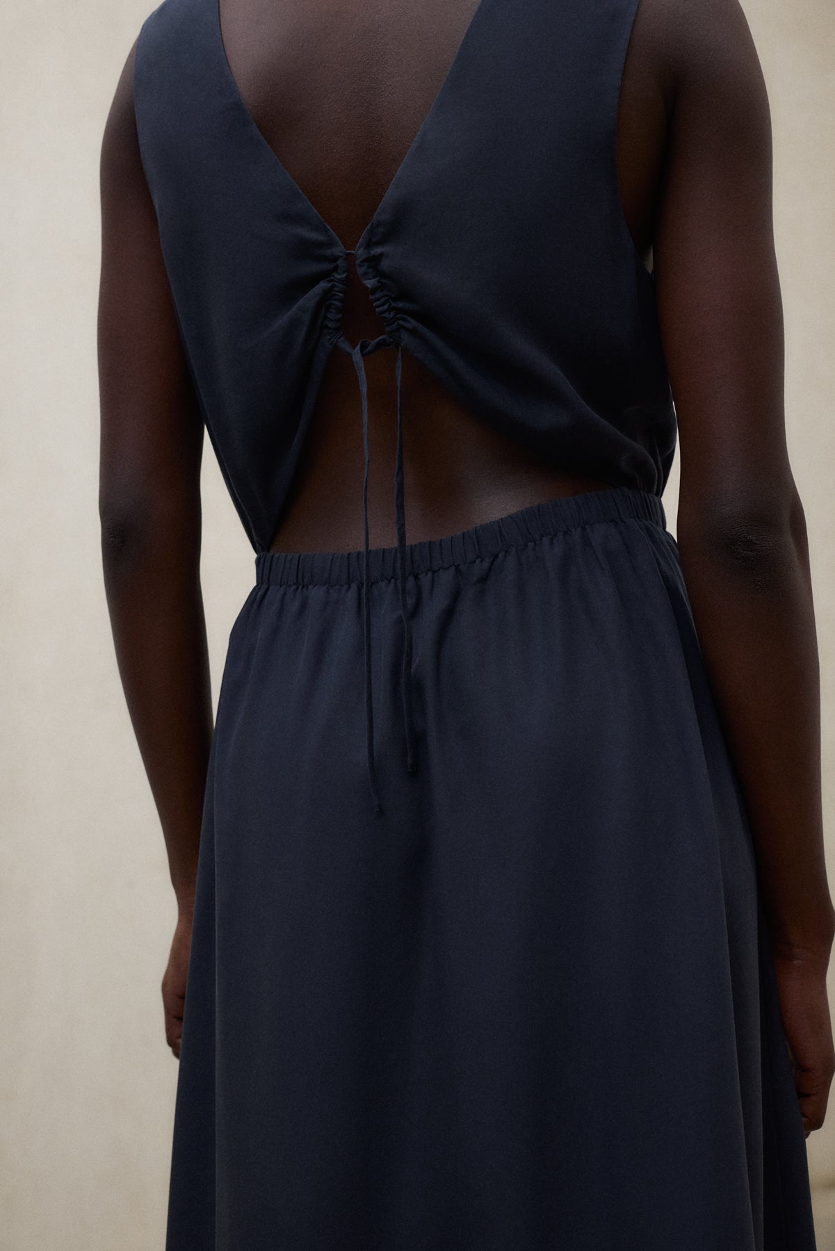 Kleid VITTORIA aus 100% TENCEL™ von ECOALF in dunkelblau