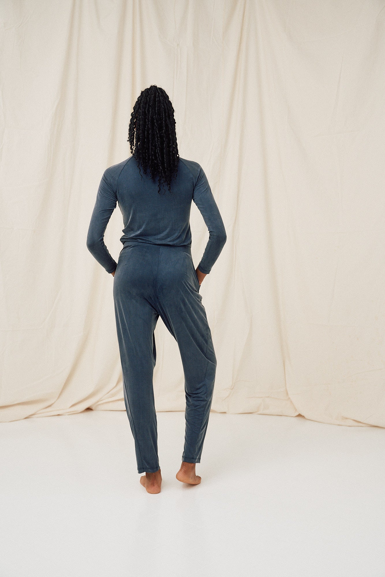 Blaue Lounge Hosen aus Cupro von MOYA KALA