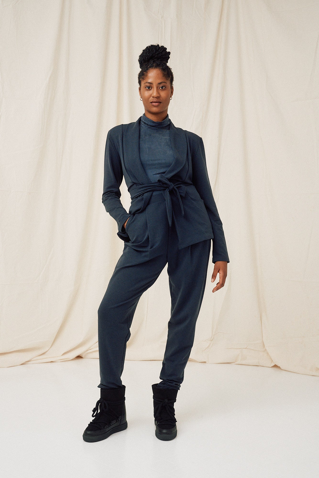 Jogger formel bleu en lyocell par MOYA KALA