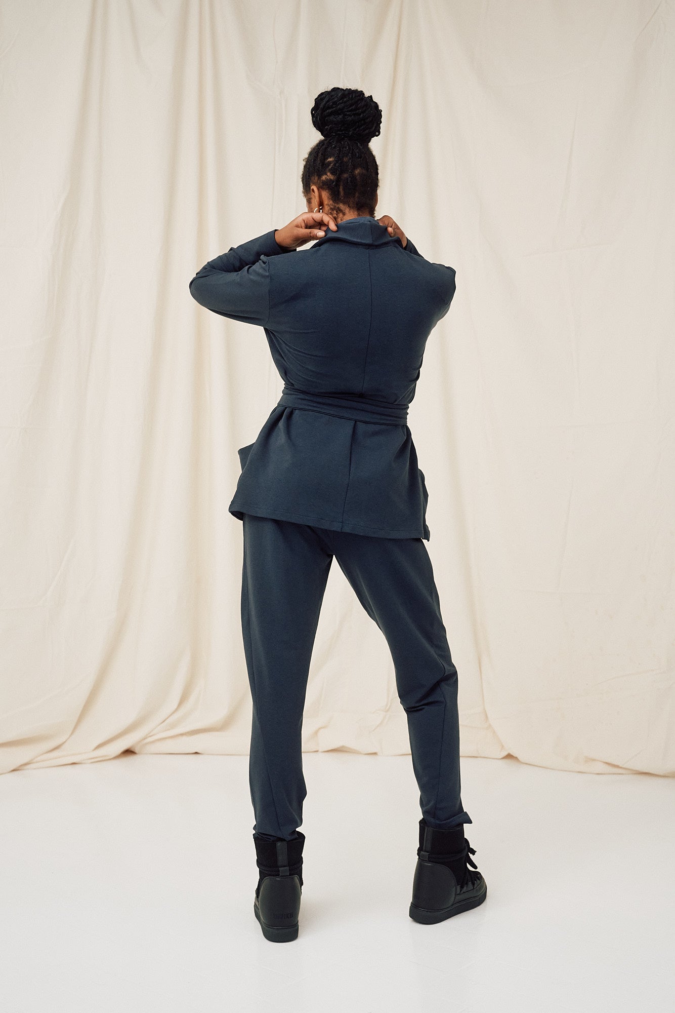 Jogger formel bleu en lyocell par MOYA KALA