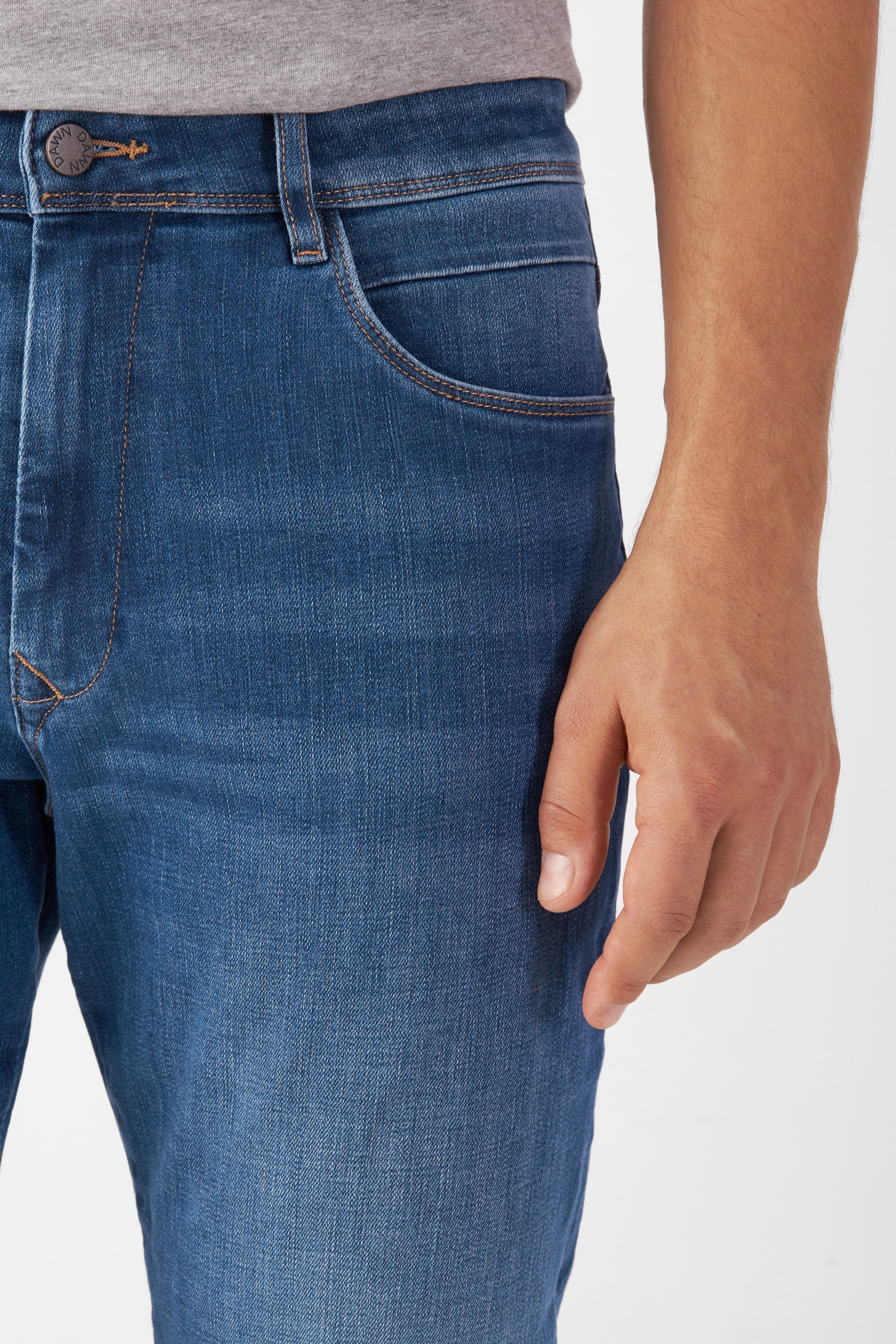Blaue Jeans MORROW aus Bio-Baumwolle von Dawn Denim
