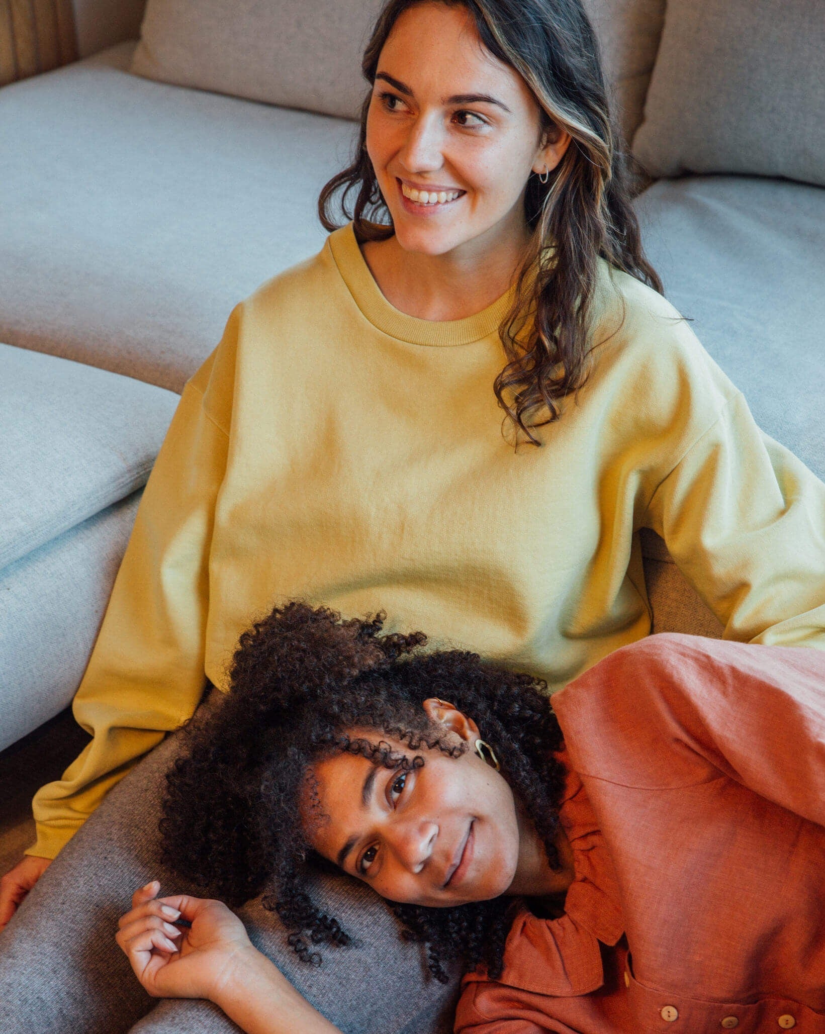 Yellow, long-sleeved sweatshirt citrona made of organic cotton by Matona