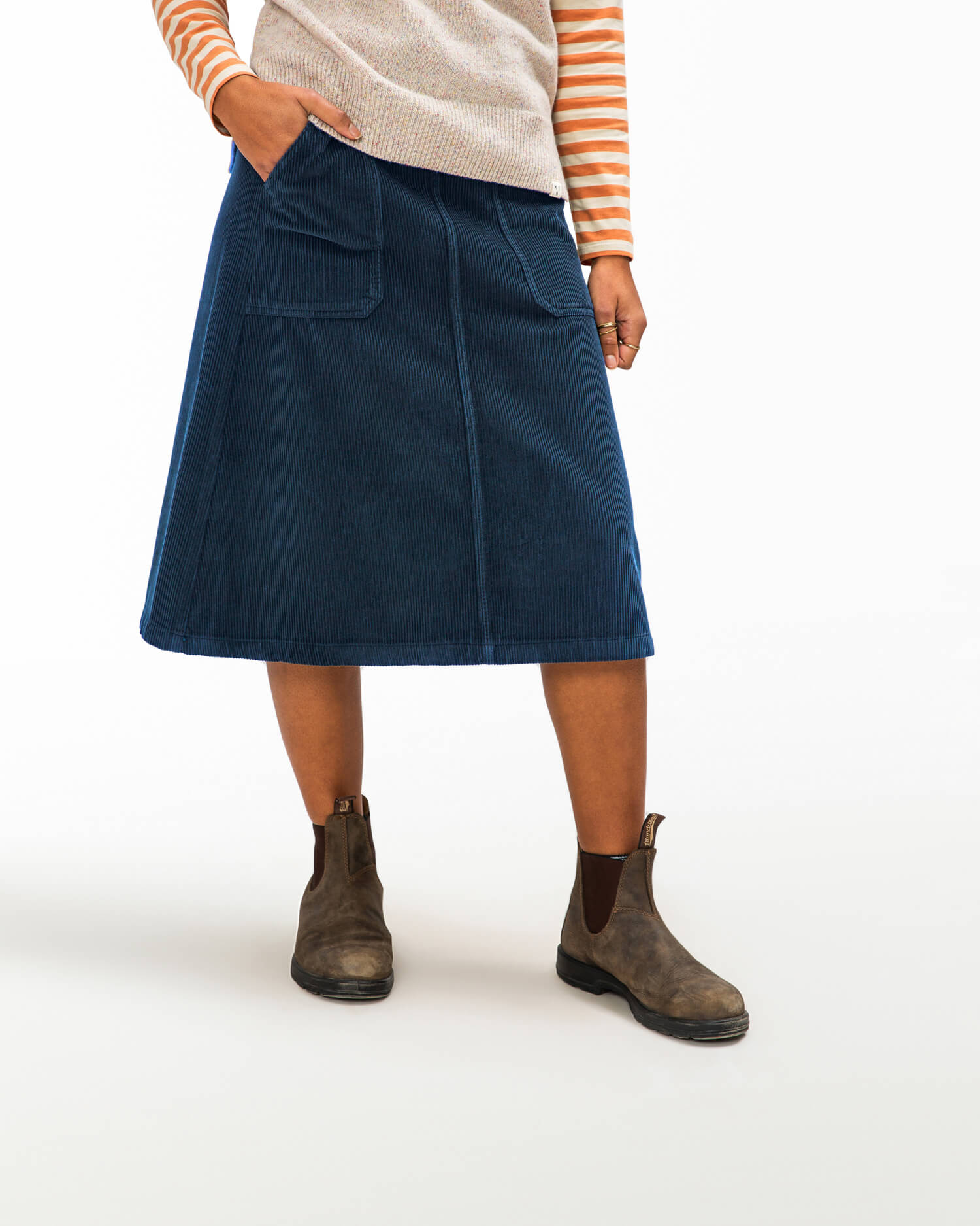 Dark blue corduroy skirt made of 100% cotton by Matona