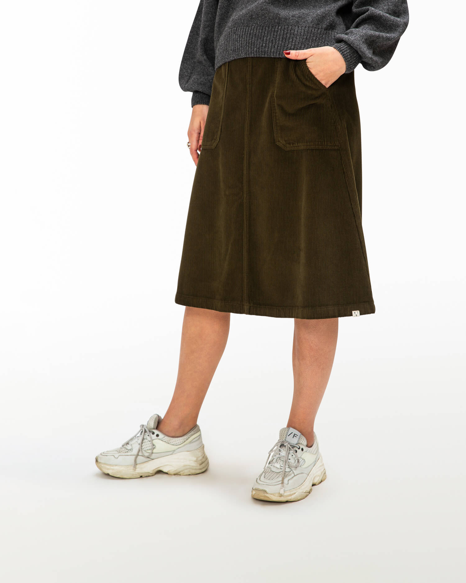 Dark brown corduroy skirt made of 100% cotton by Matona