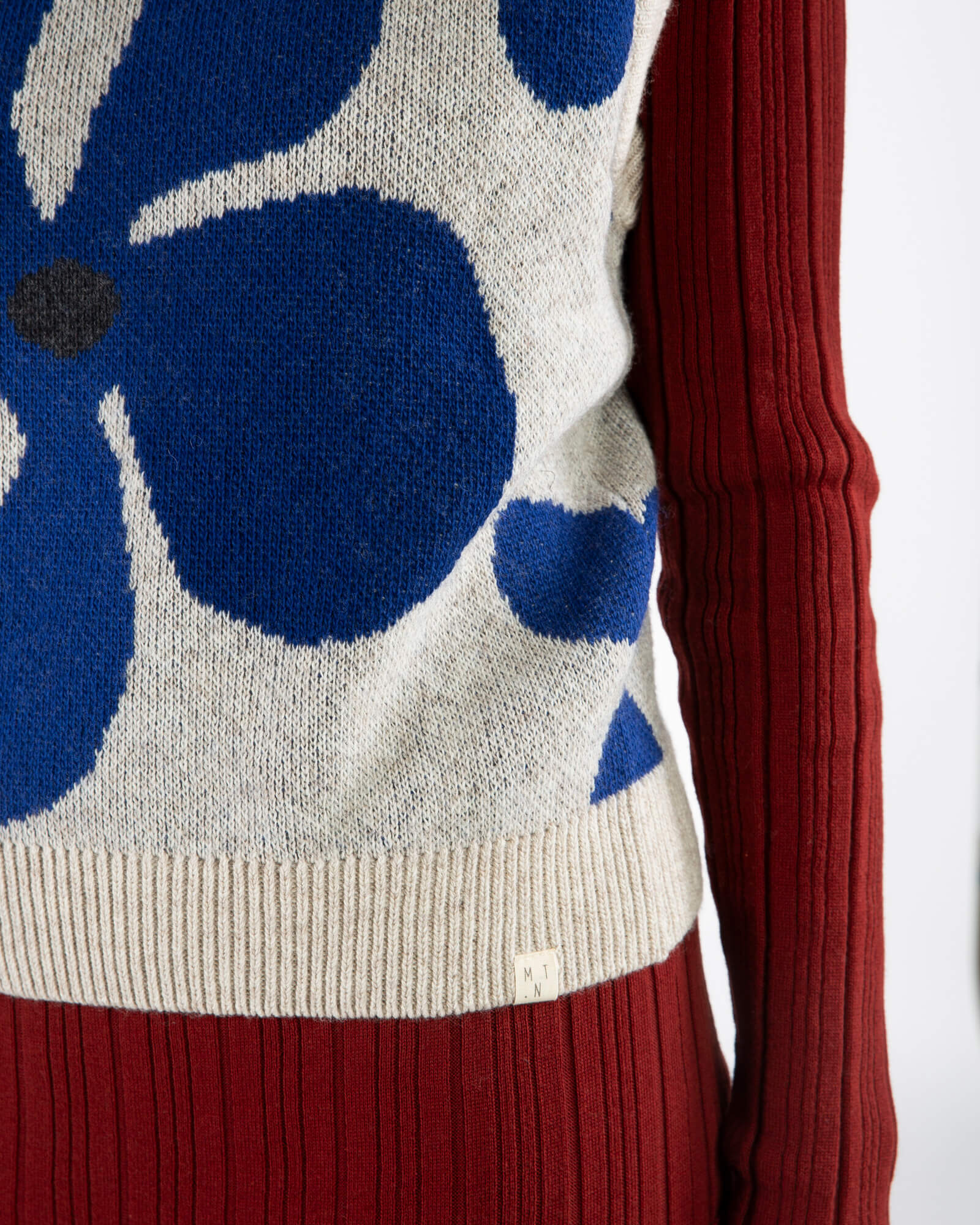 Strickpullunder Flower aus Bio-Wolle von Matona