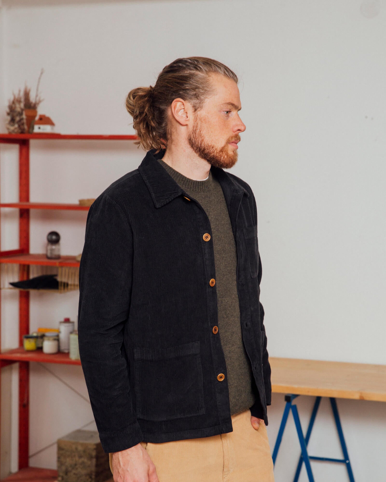 Schwarze Kordjacke aus 100% Bio-Baumwolle von Matona
