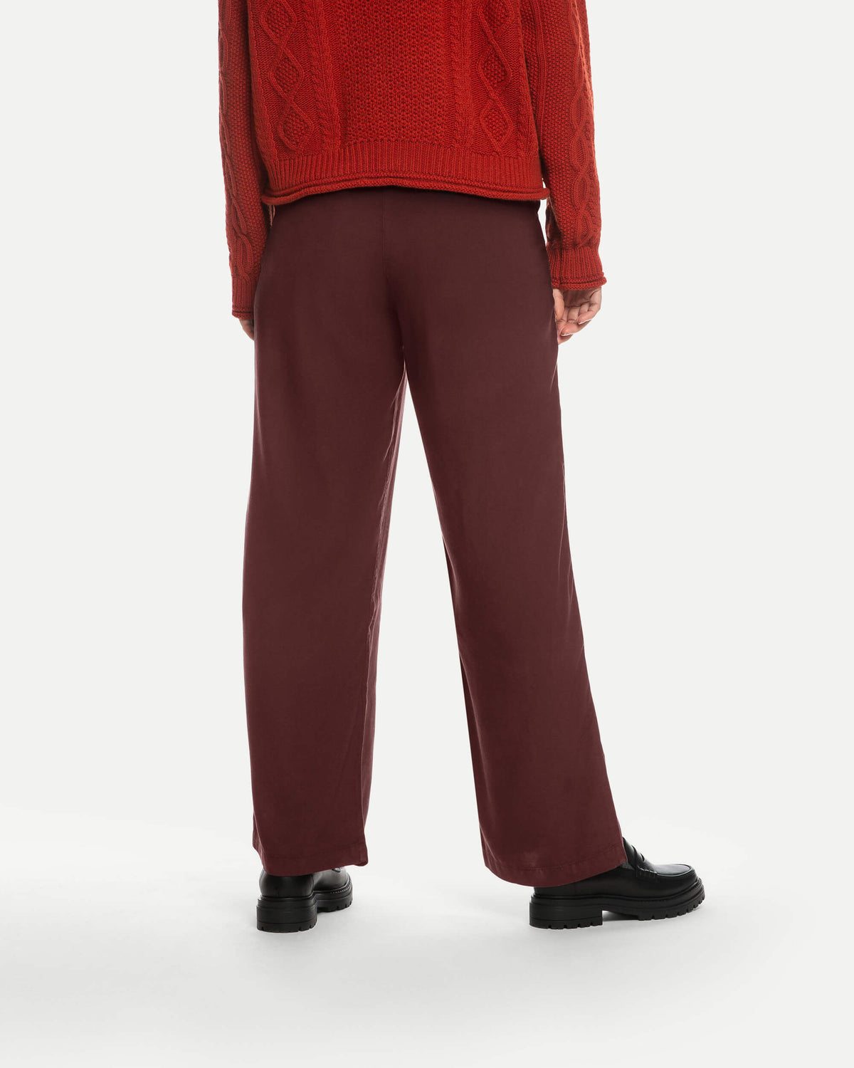 Braunrote Hose Pleated aus 100% Tencel von Matona