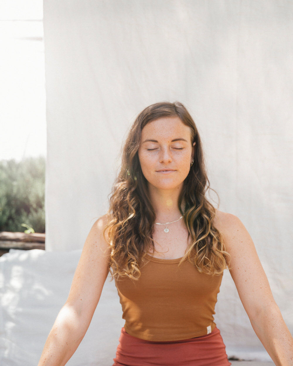 Gray crop top graphite made of organic cotton by Matona