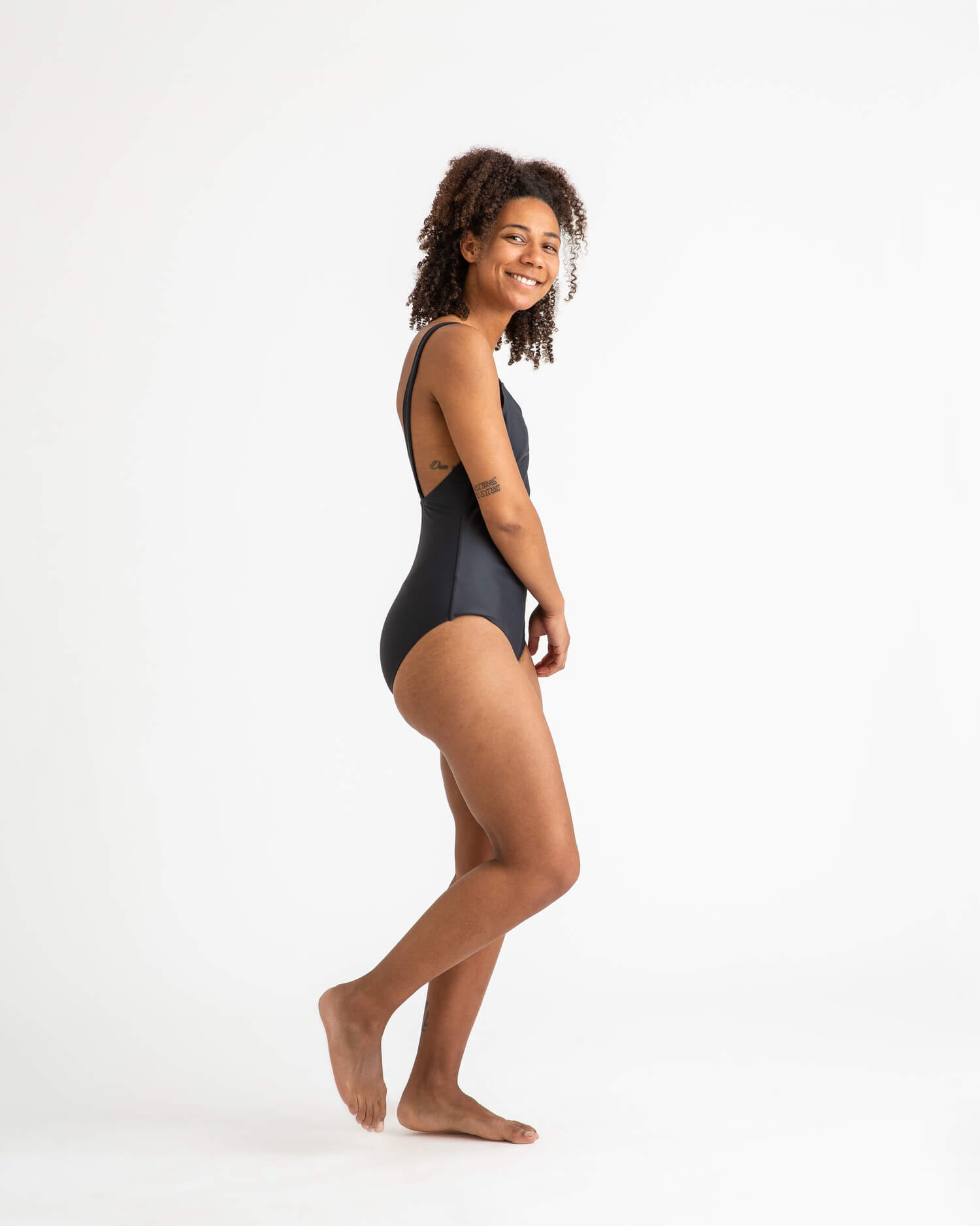 Schwarzer Badeanzug aus recyceltem Polyamid von Matona