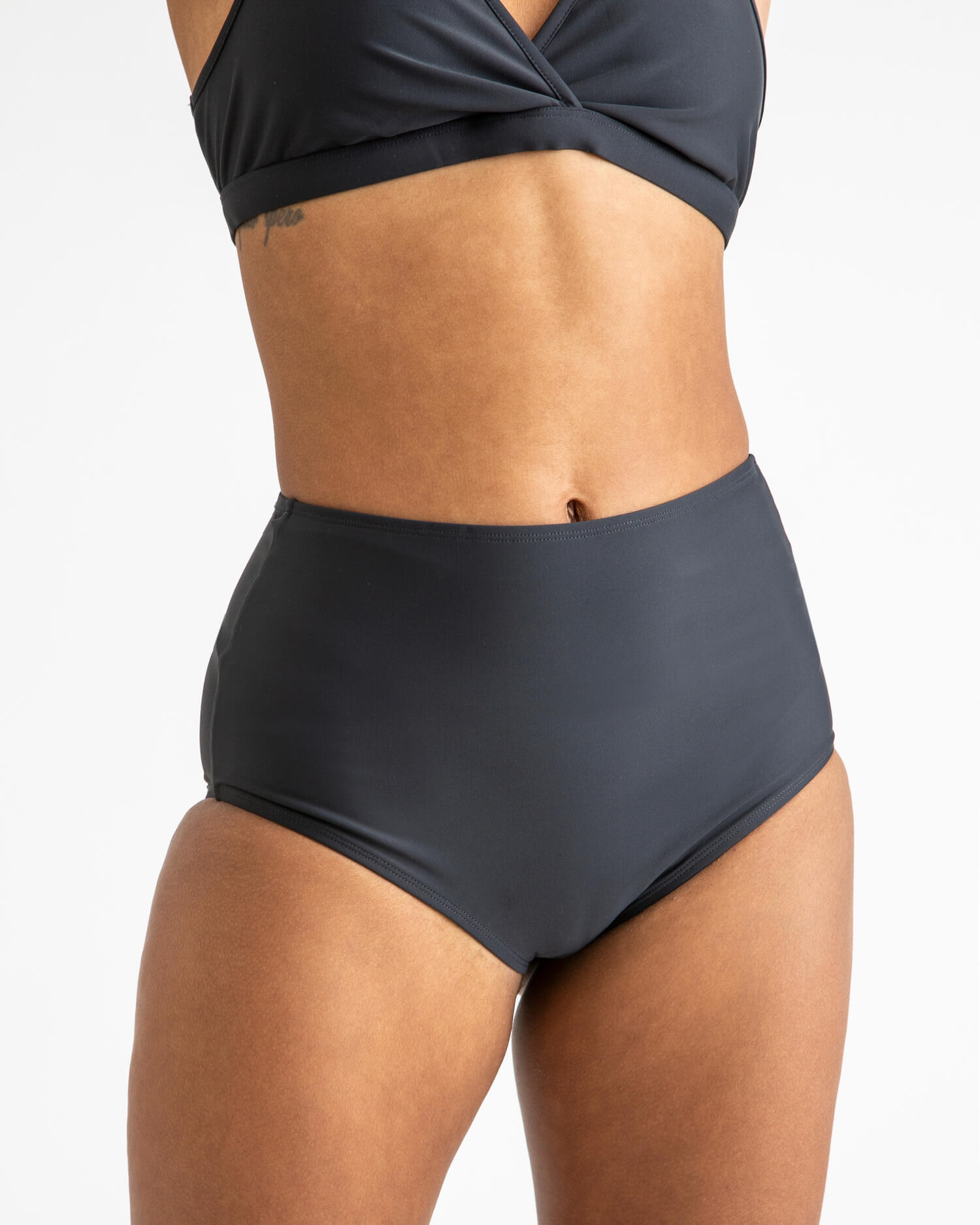 Black bikini bottom made from recycled polyamide from Matona