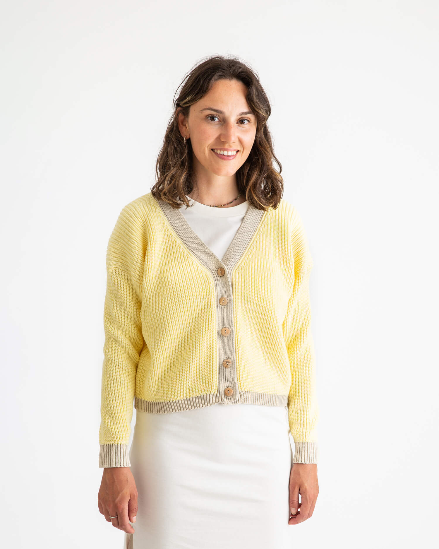 Yellow-beige cardigan made from 100% organic cotton from Matona