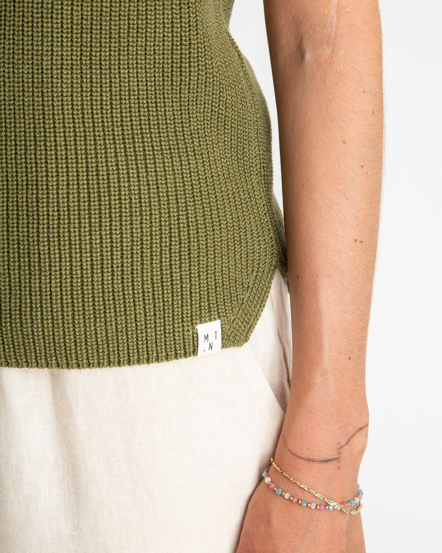 Grünes, gestricktes Tanktop aus 100% Bio-Baumwolle von Matona