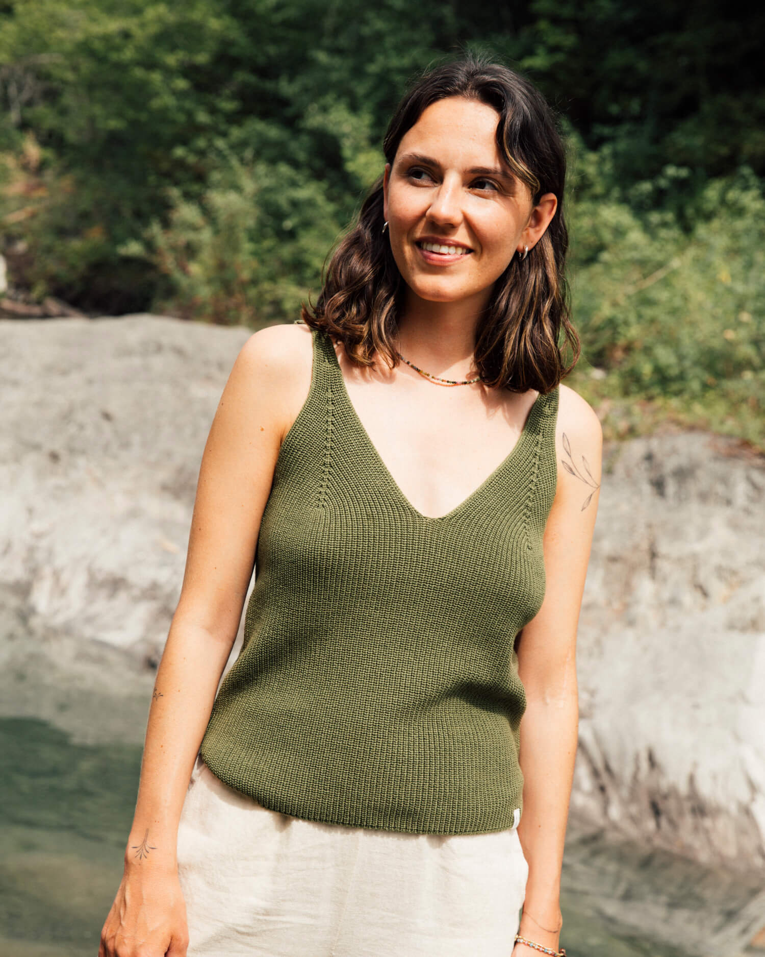 Grünes, gestricktes Tanktop aus 100% Bio-Baumwolle von Matona