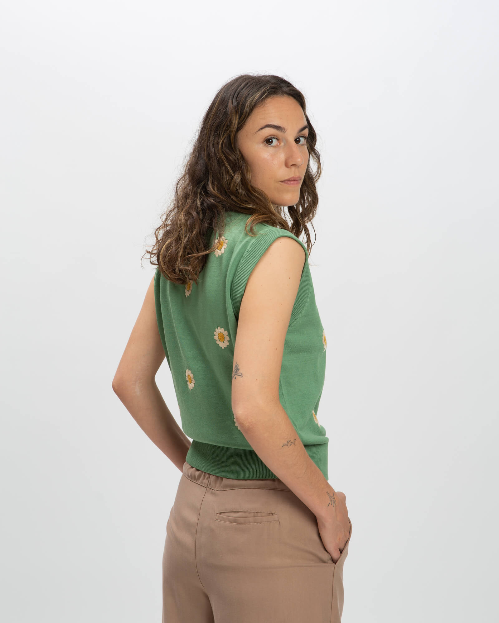 Haut tricoté vert en 100% coton biologique de Matona