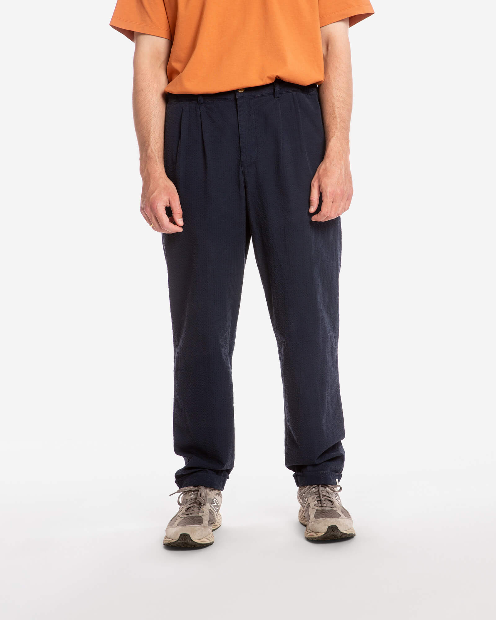 Pantalon bleu foncé en coton 100 % biologique de la marque Matona