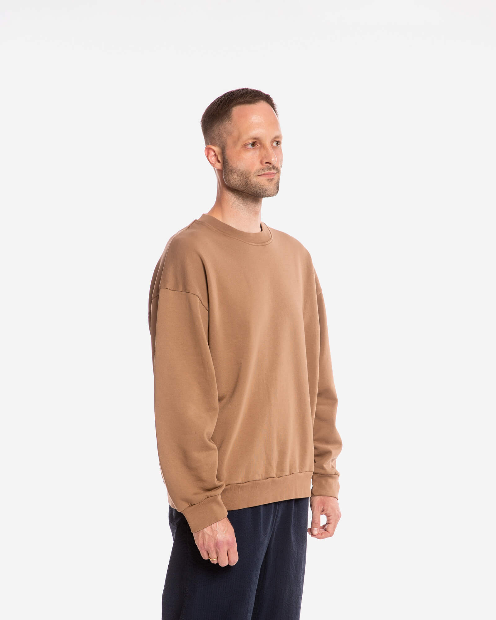 Brown sweatshirt made from 100% organic cotton by Matona