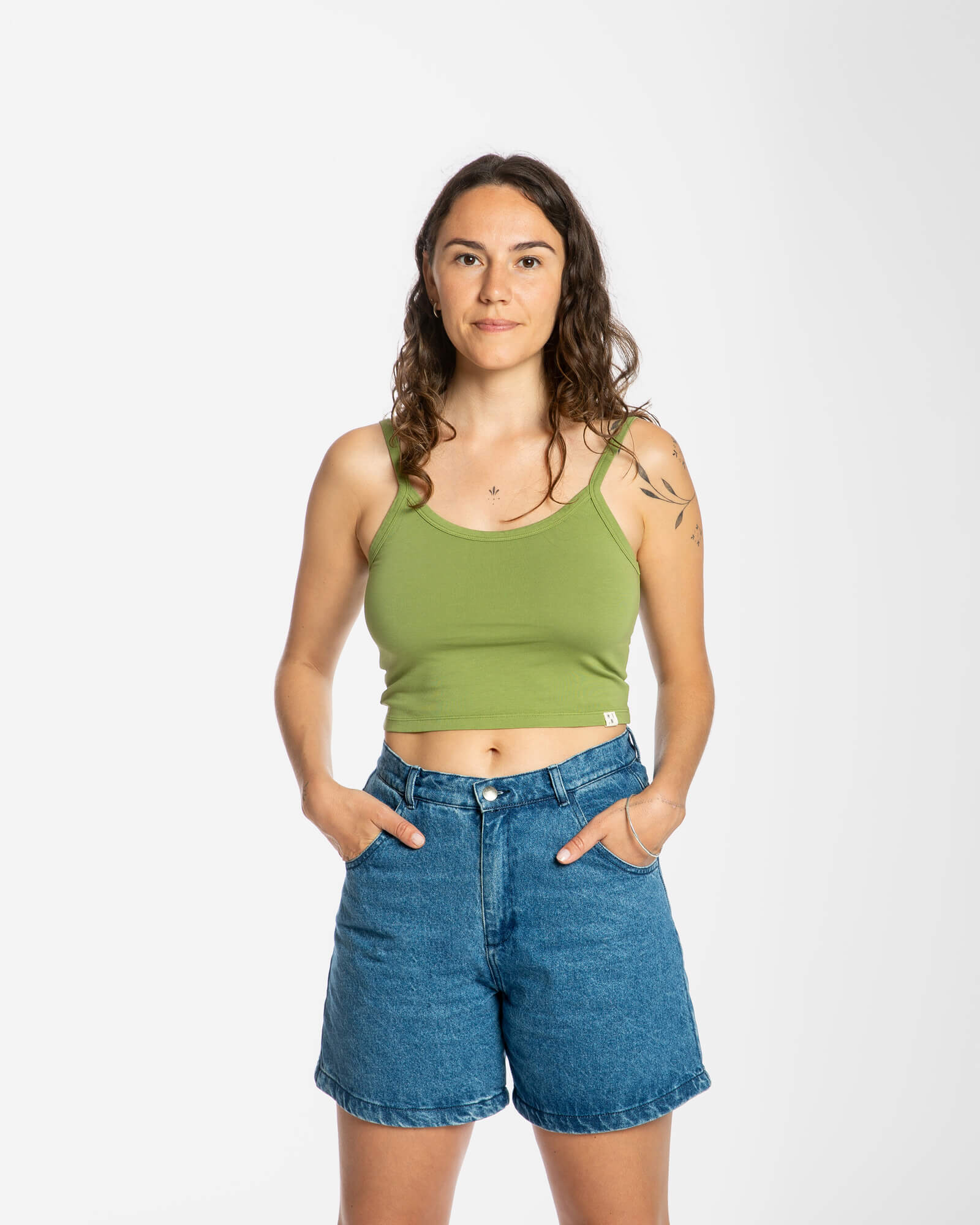 Olivegrünes Crop Top Basic aus Bio-Baumwolle von Matona
