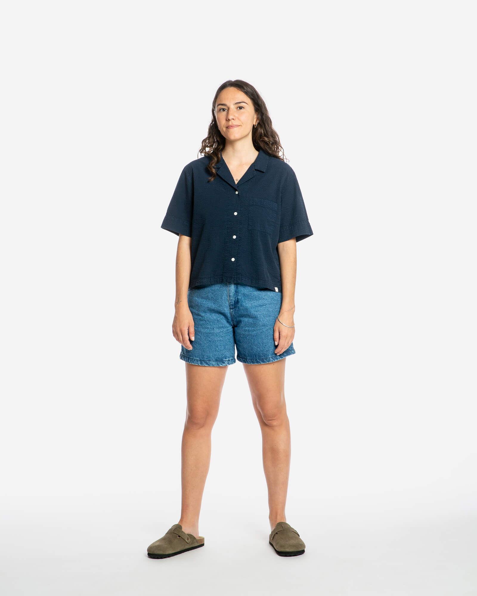 Dunkelblaue Bluse aus Seersucker-Material von Matona