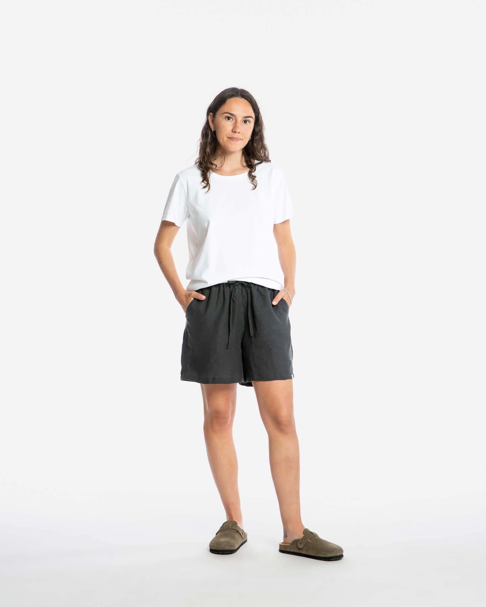 Schwarze Shorts aus 100% Leinen von Matona