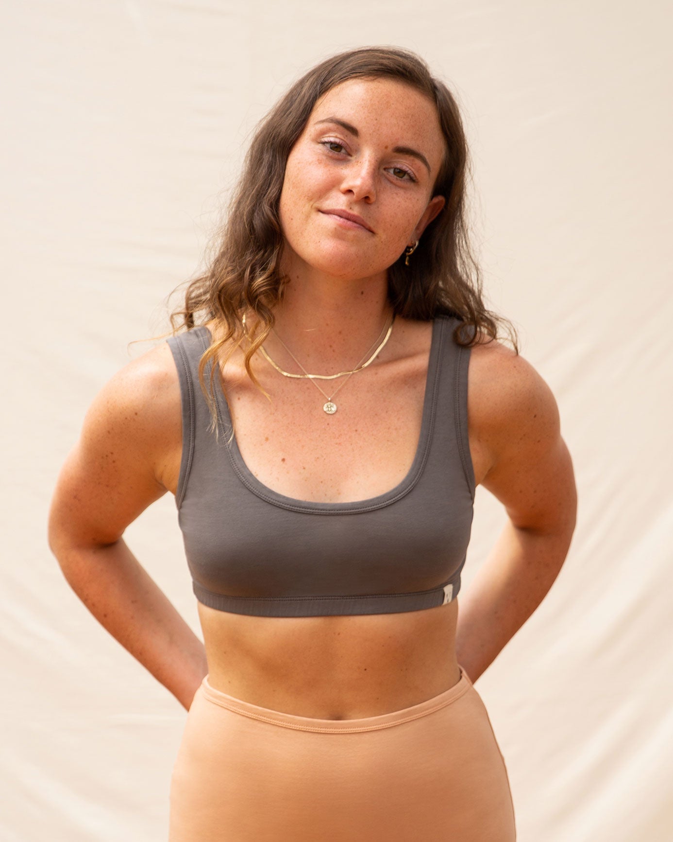 Soutien-gorge gris graphite en coton biologique par Matona