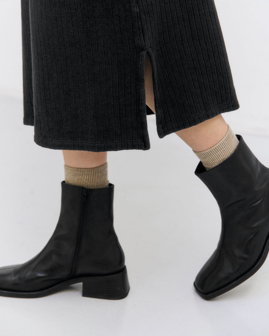 Schwarzes Kleid aus 100% Bio-Baumwolle von Rotholz
