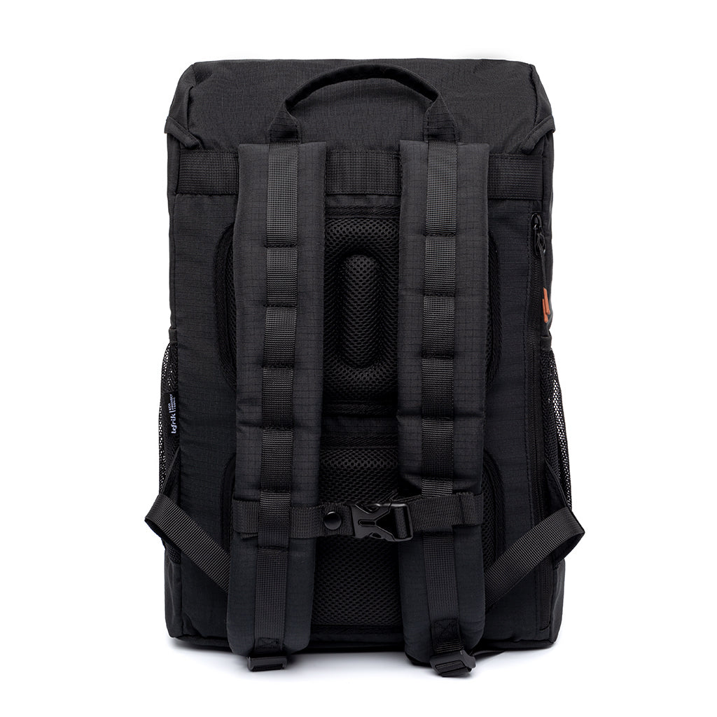 Schwarzer Rucksack Mountain Vandra aus recyceltem PET von Lefrik