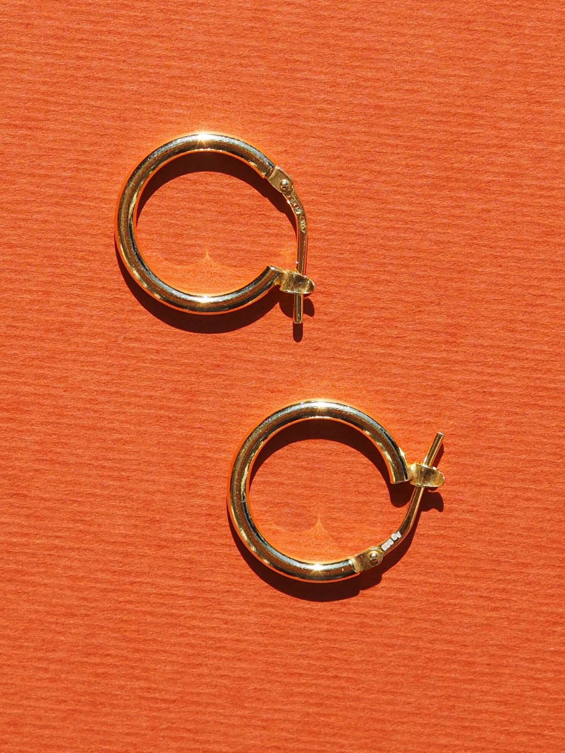 ESSENTIALS Mini Hoop Earrings 16mm