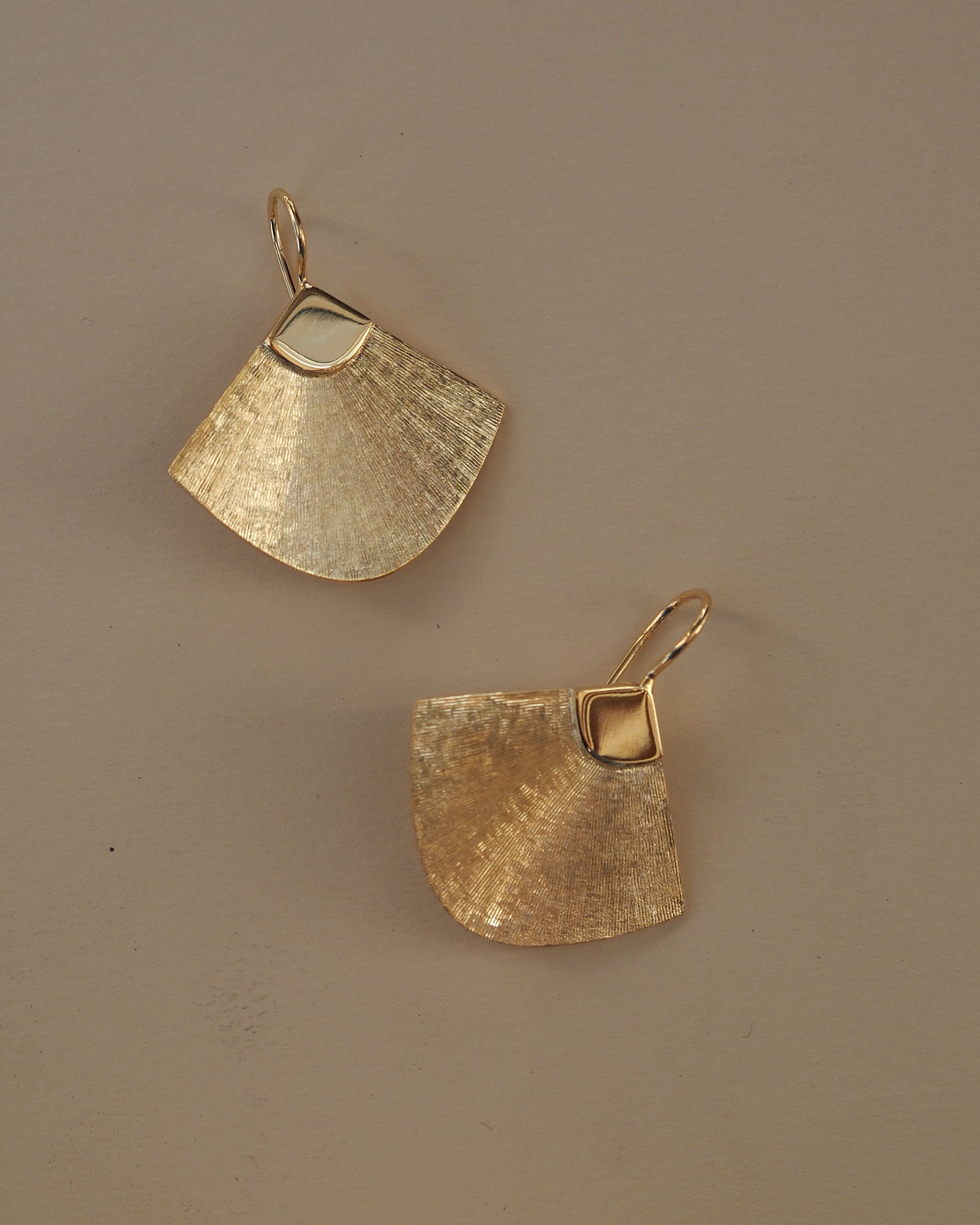 Abanicos pendant earrings