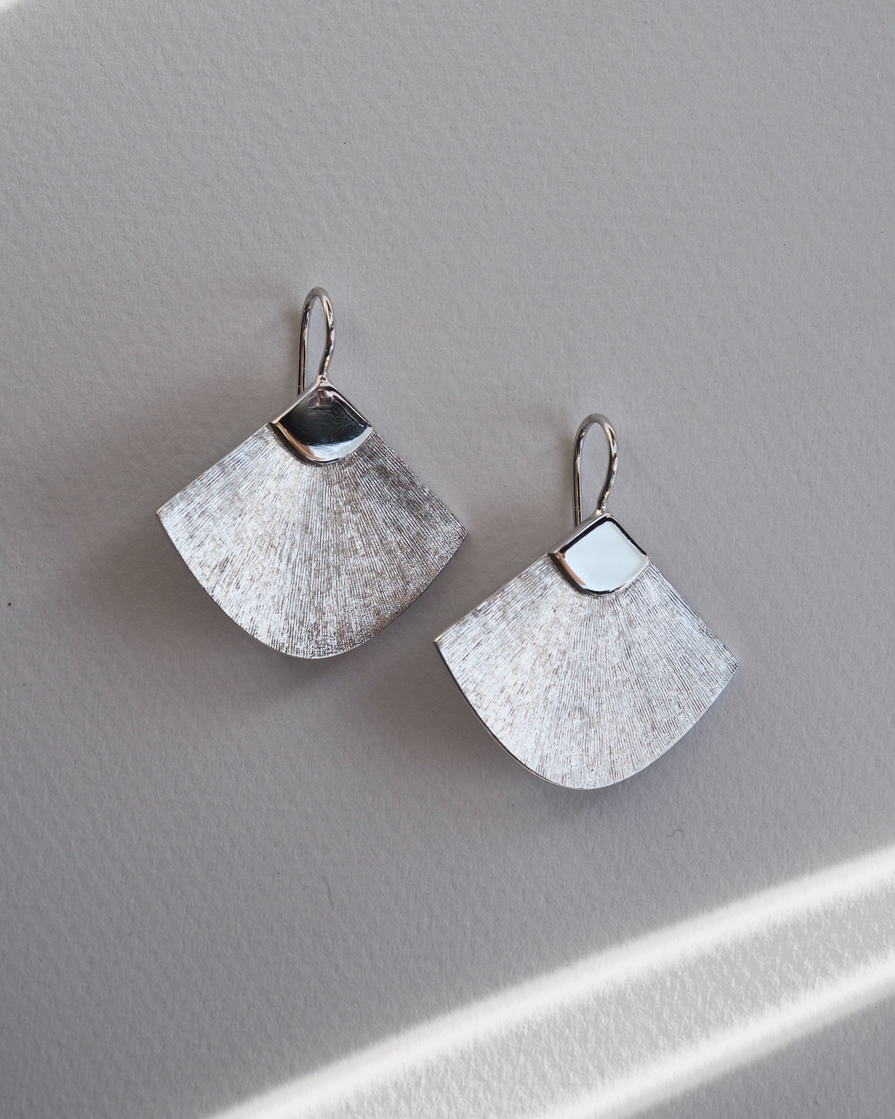 Abanicos pendant earrings