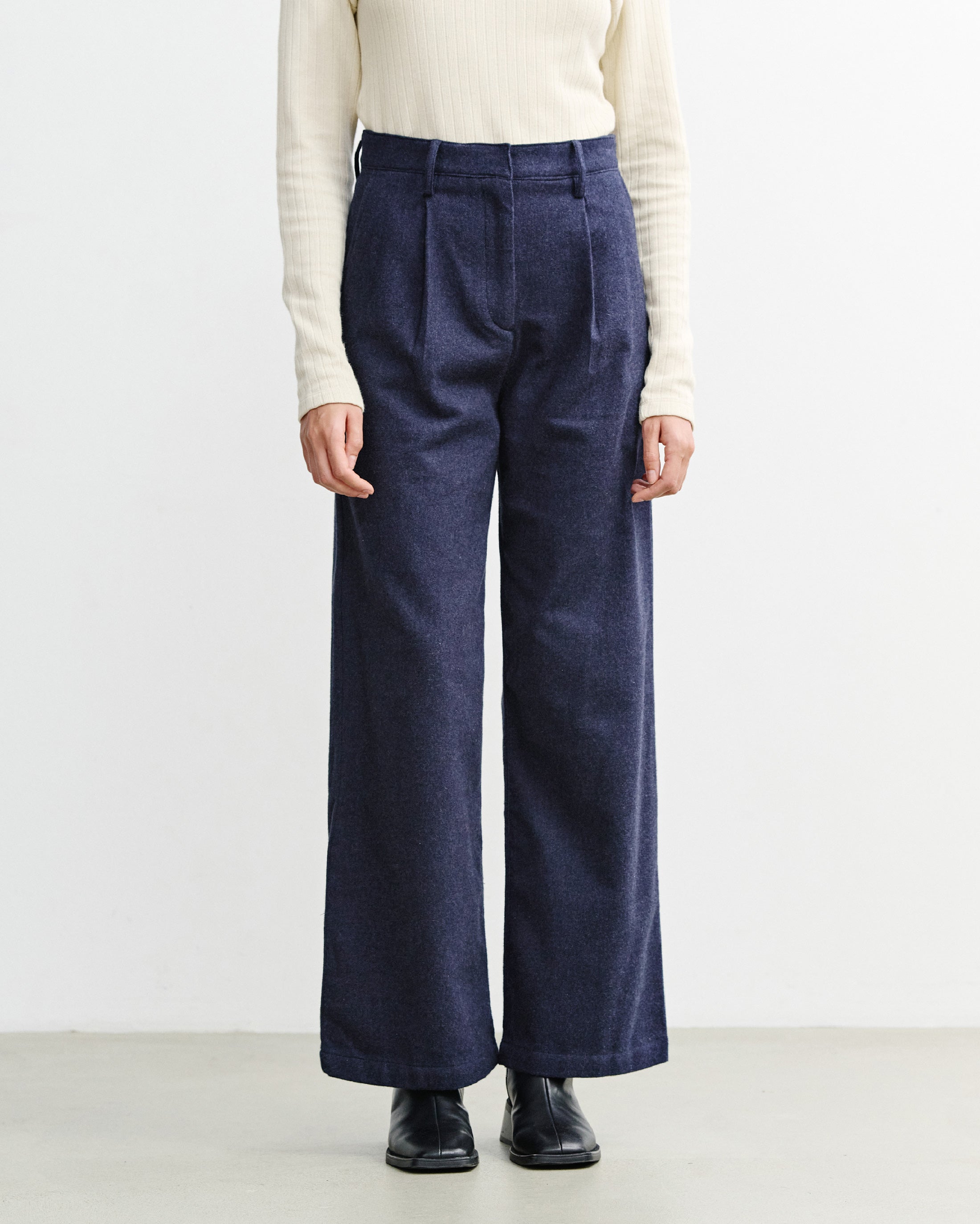 Dunkelblaue Flanellhose High-Waist aus 100% Bio-Baumwolle von Rotholz