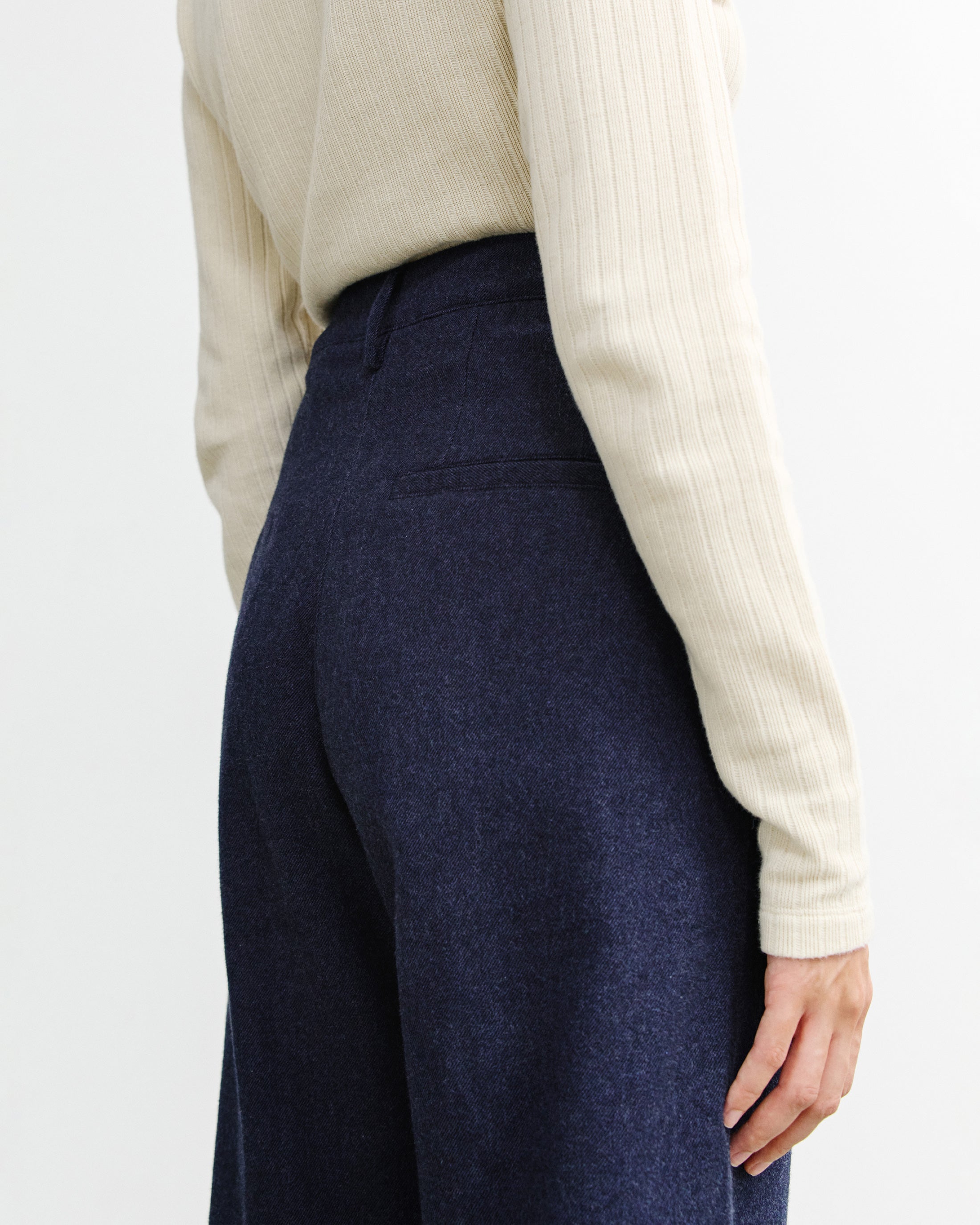 Dunkelblaue Flanellhose High-Waist aus 100% Bio-Baumwolle von Rotholz