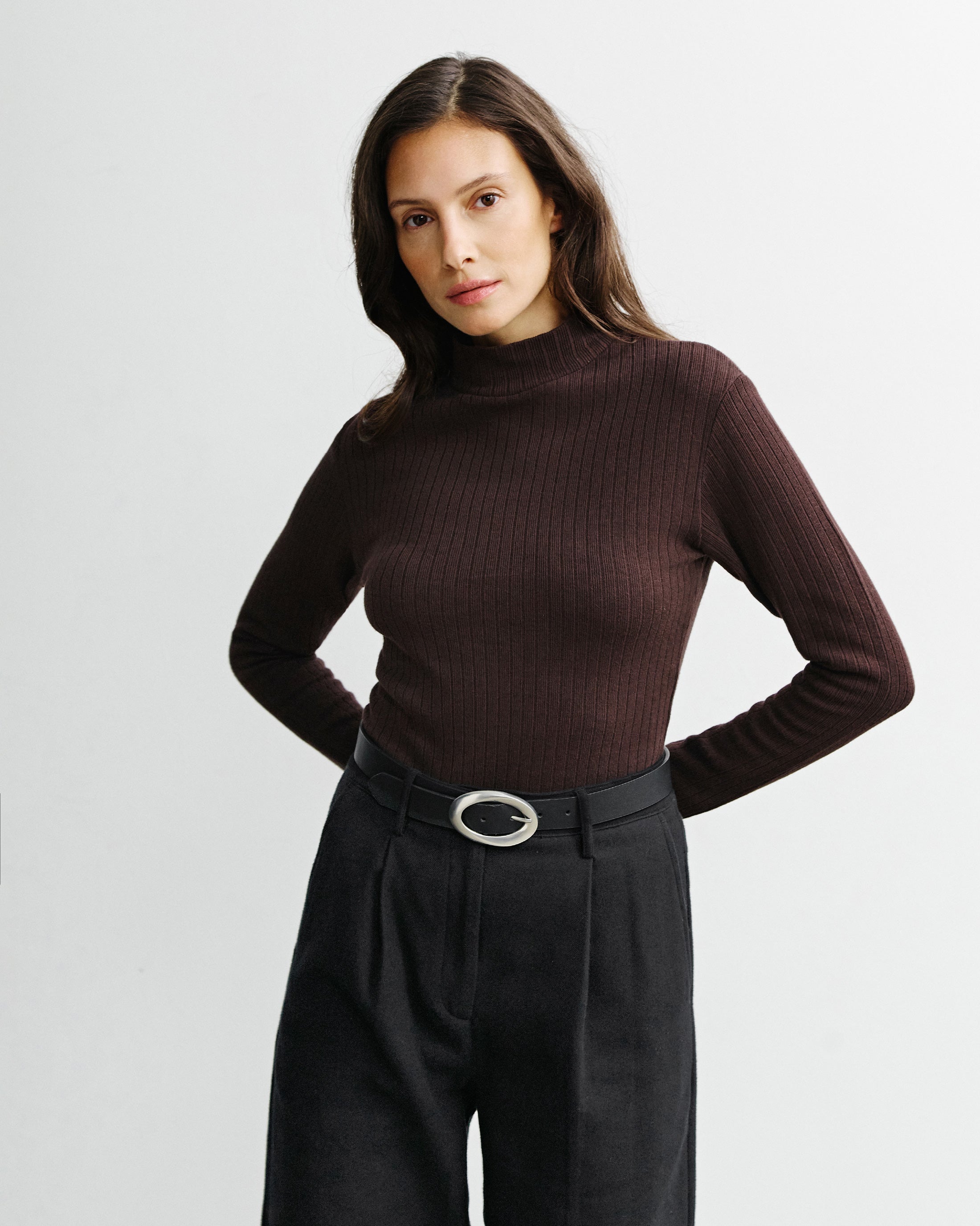 Braunes Langarmshirt Mockneck aus Bio-Baumwolle von Rotholz
