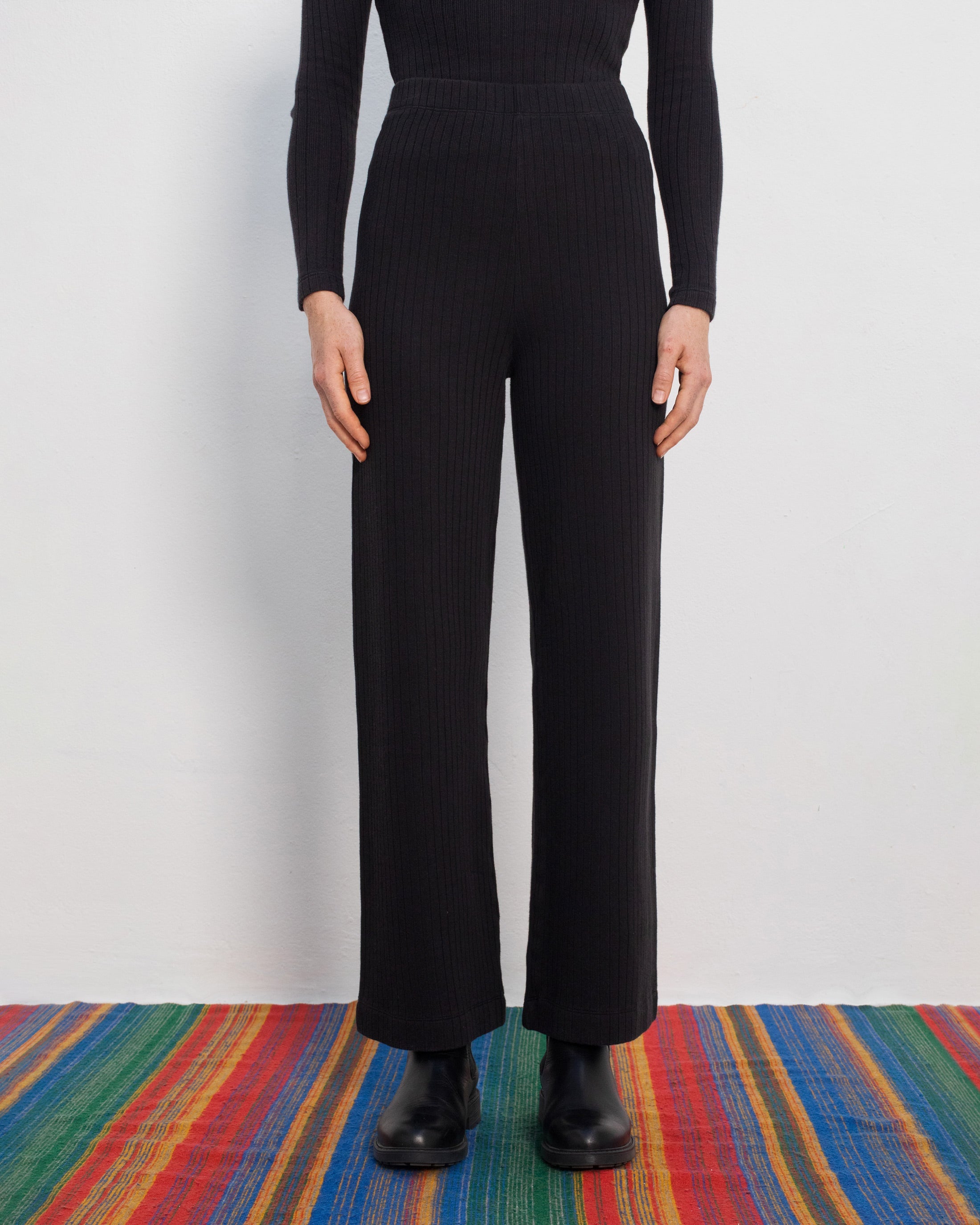 Schwarze Gerippte Hose aus Bio-Baumwolle von Rotholz