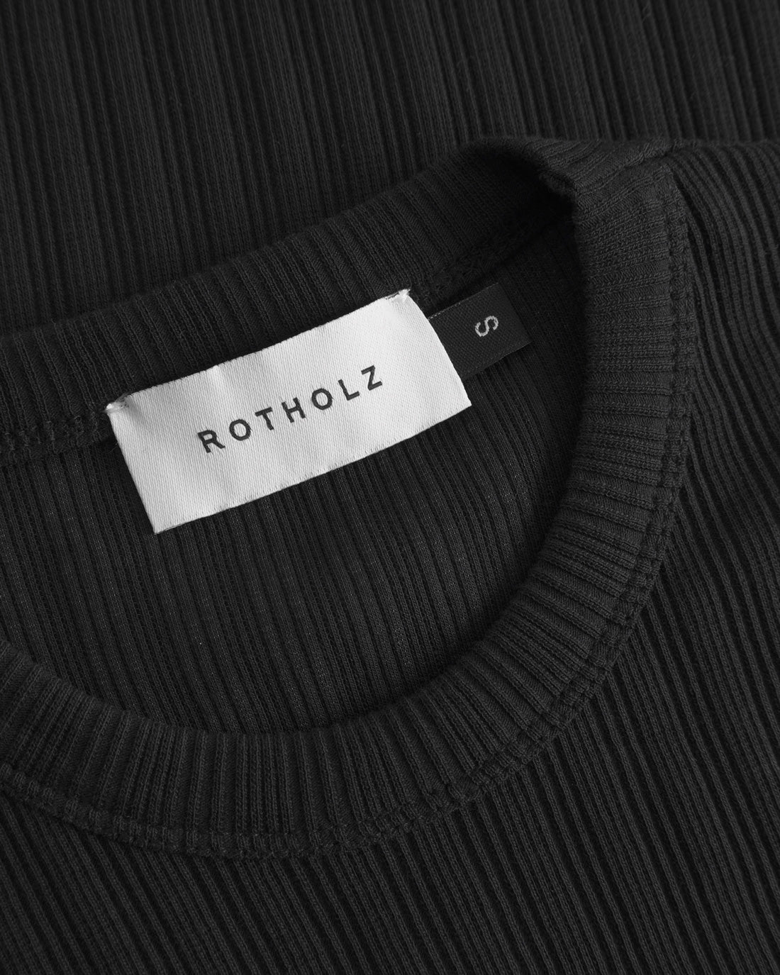 Top noir en coton biologique de Rotholz