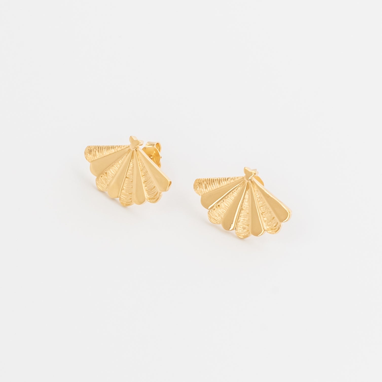 SANTIAGO shell earrings