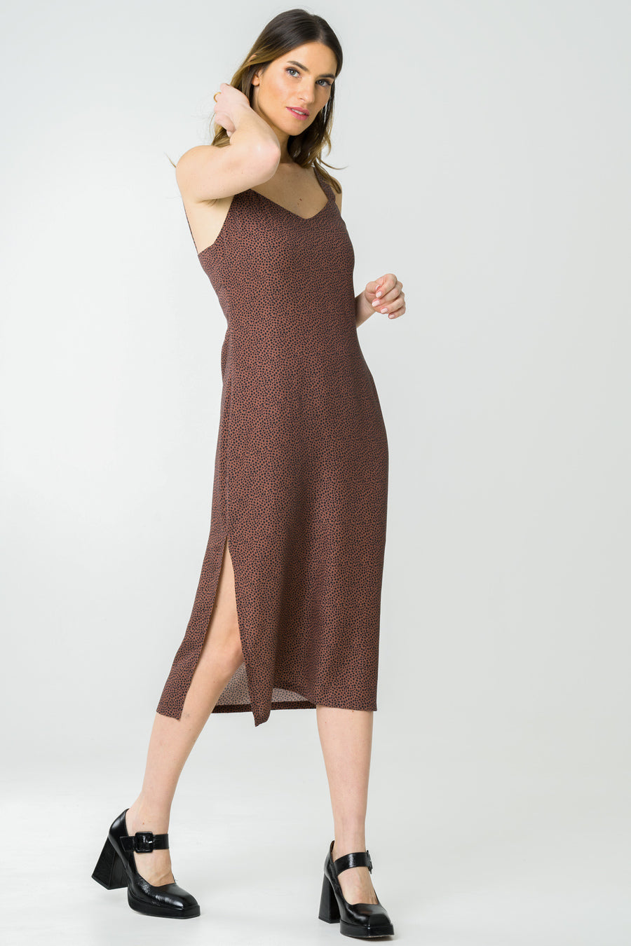 Robe imprimé léopard en Tencel à bretelles, mi-longue et confortable, un choix éthique et durable"