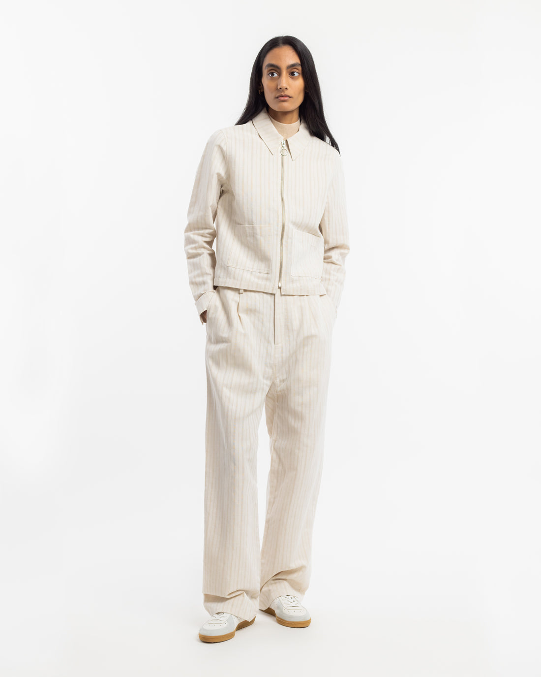 Veste courte couleur crème en coton biologique et lin par Rotholz