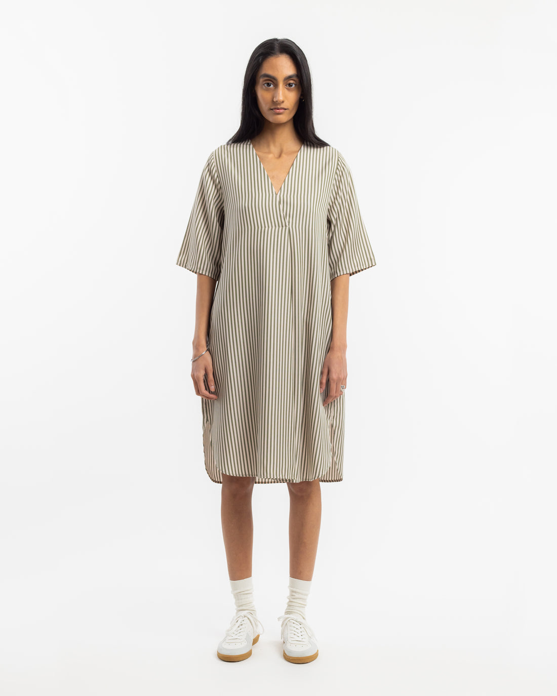 Robe caftan à rayures vertes et blanches en 100% Tencel Lyocell de Rotholz